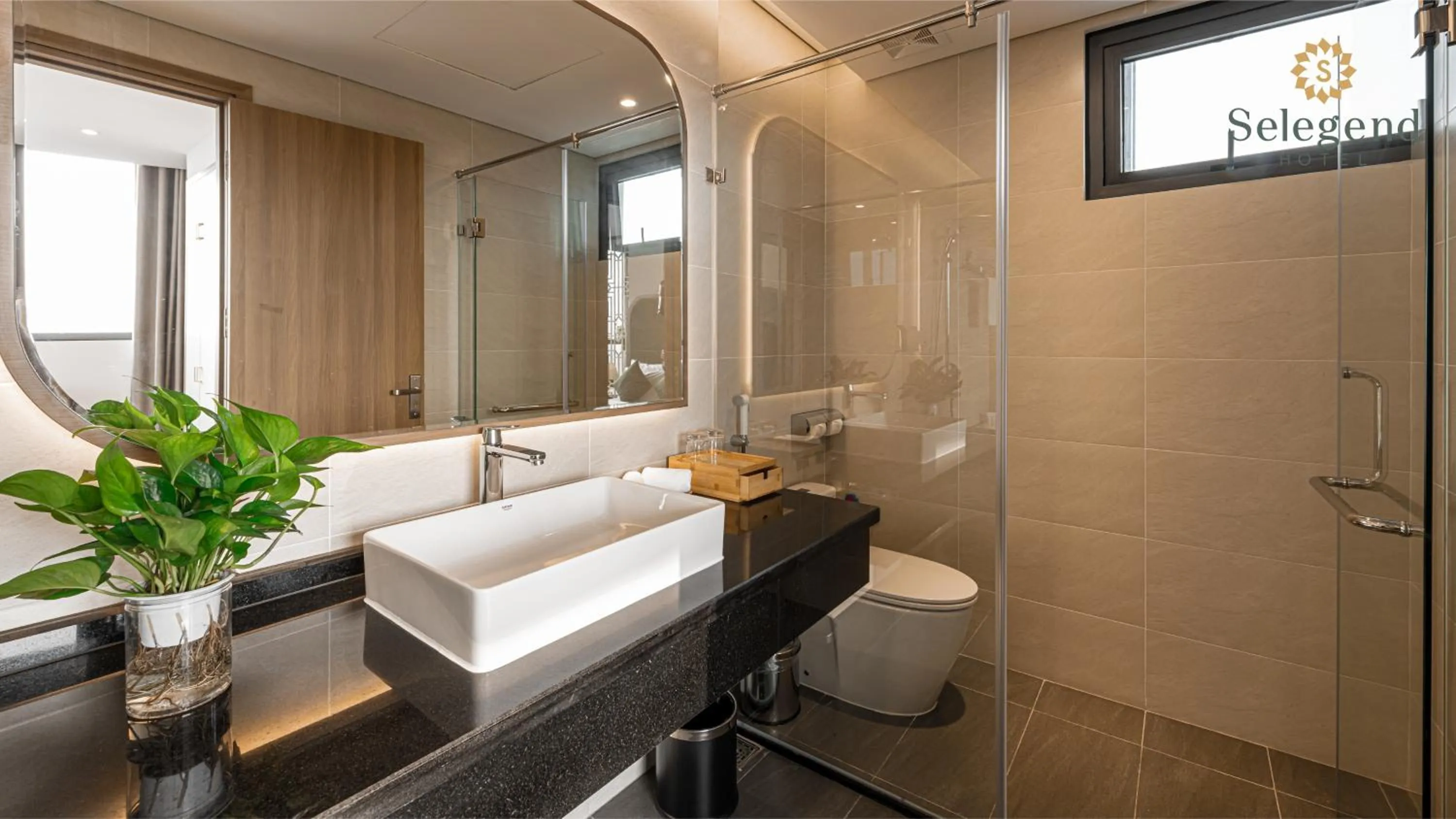 Deluxe Queen Room in Selegend Hotel Thái Bình