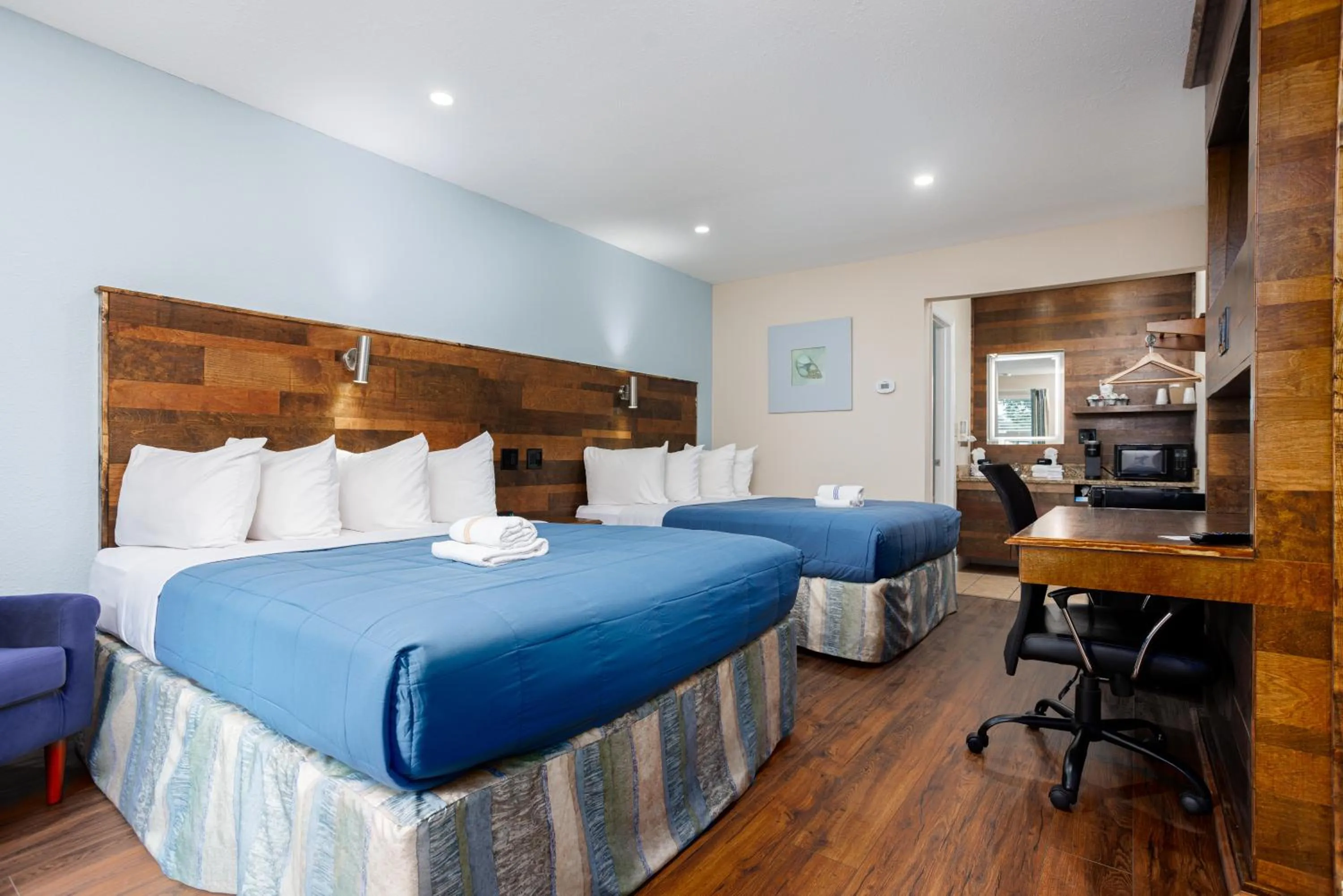 Deluxe Queen Room in Southern Oaks Inn - Saint Augustine