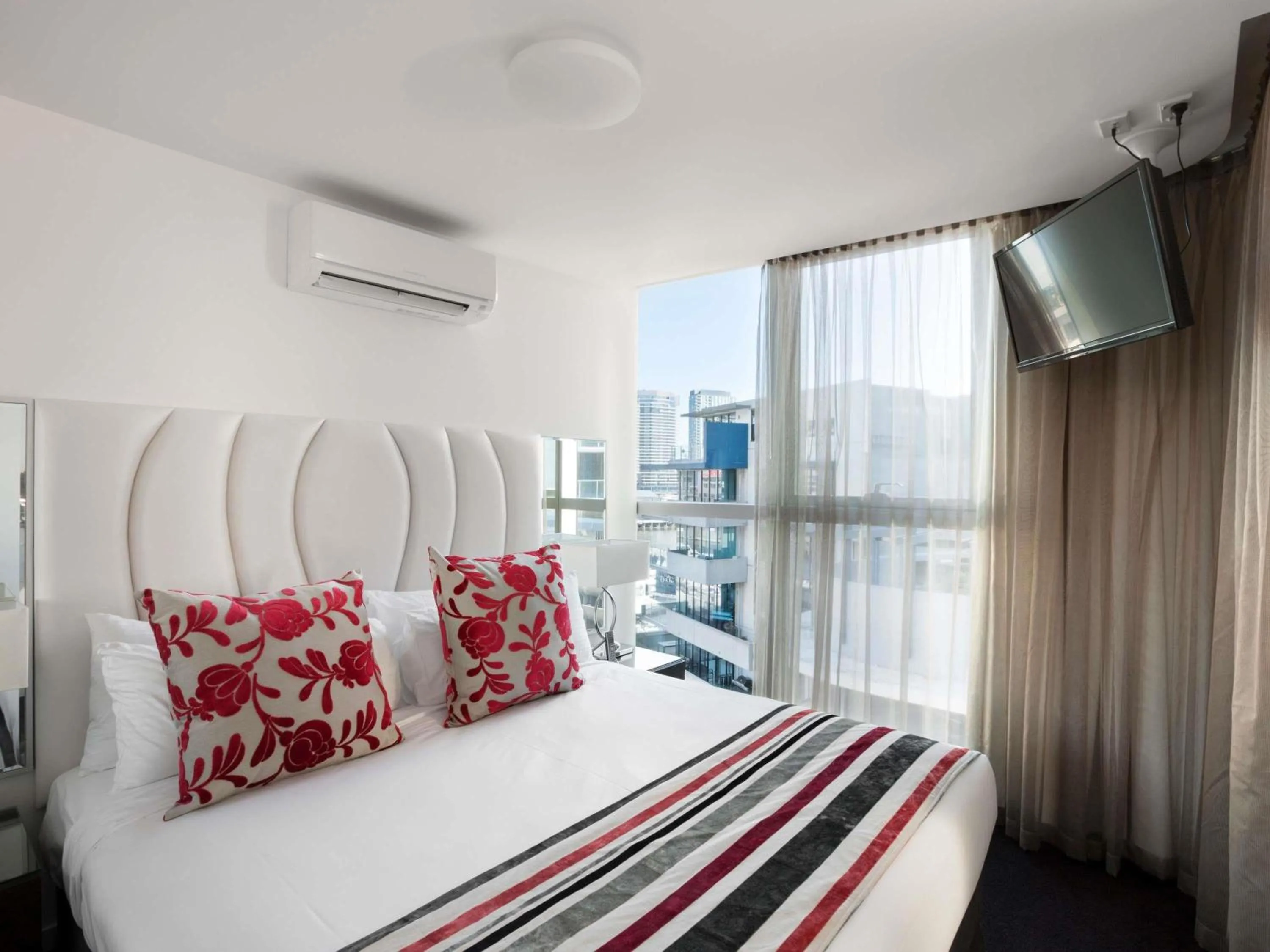 Two-Bedroom Apartment in The Sebel Melbourne Docklands Hotel