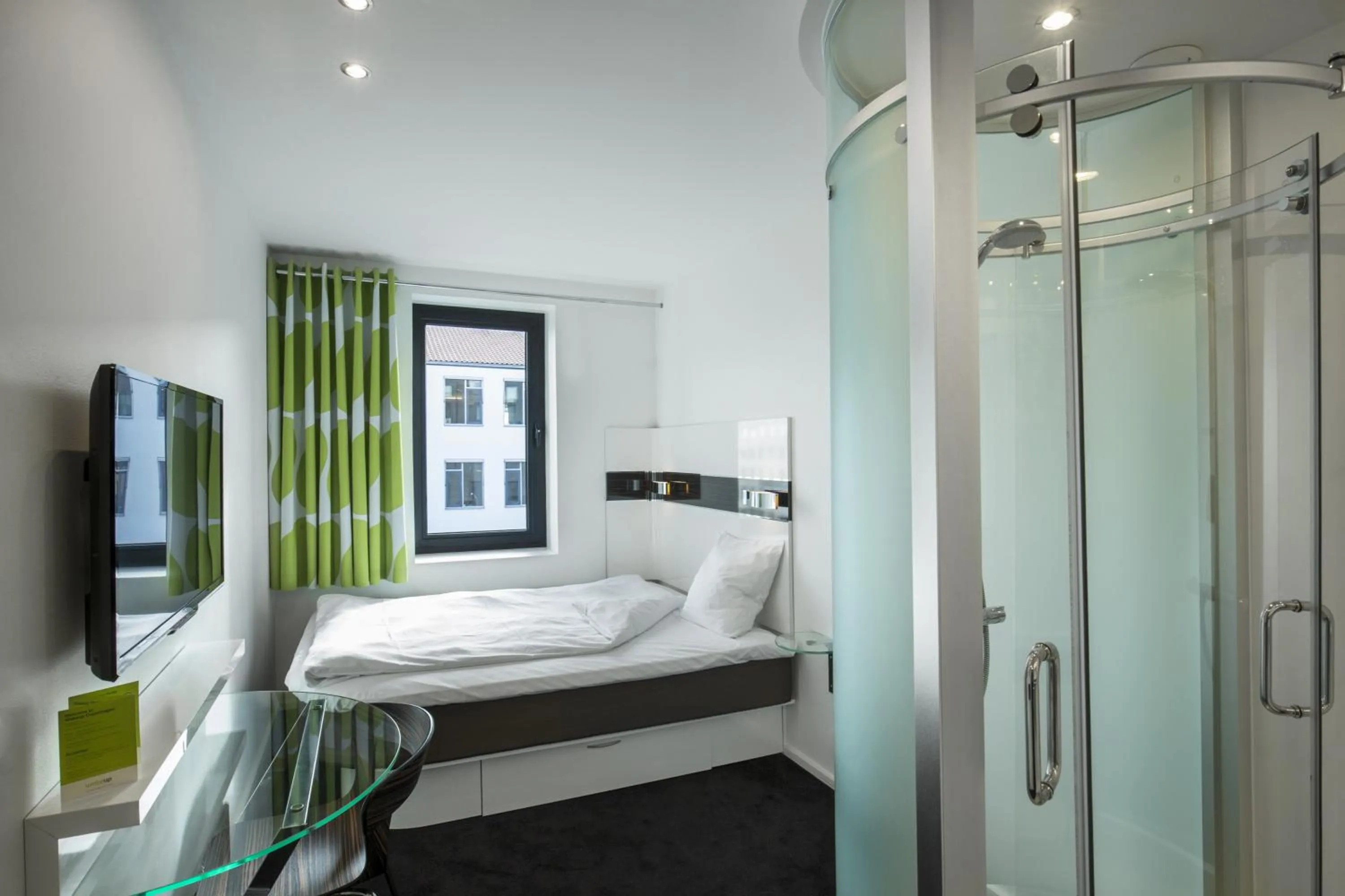 Sky Double Room in Wakeup Copenhagen - Borgergade