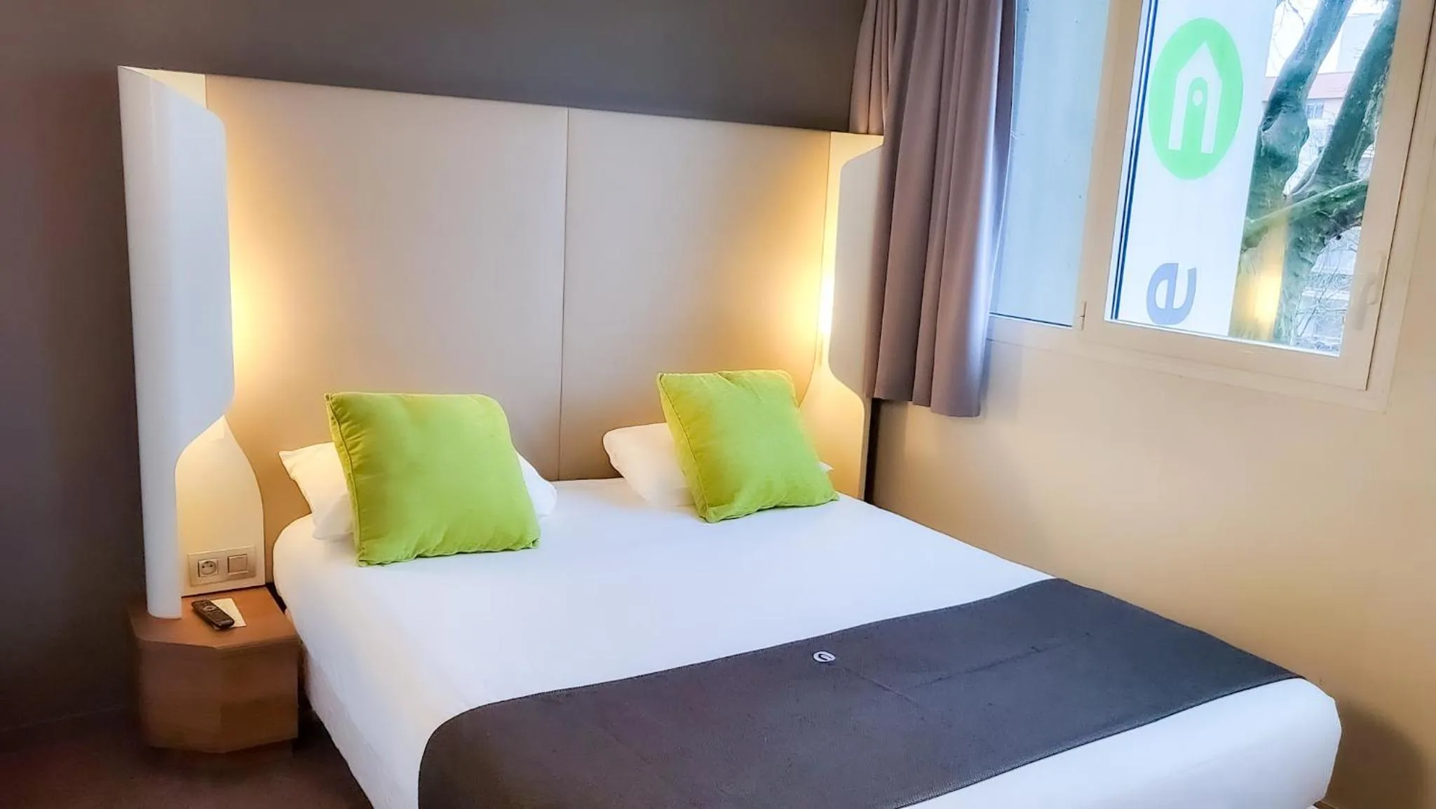 Standard Quadruple Room in Campanile Dijon Congrès Clemenceau