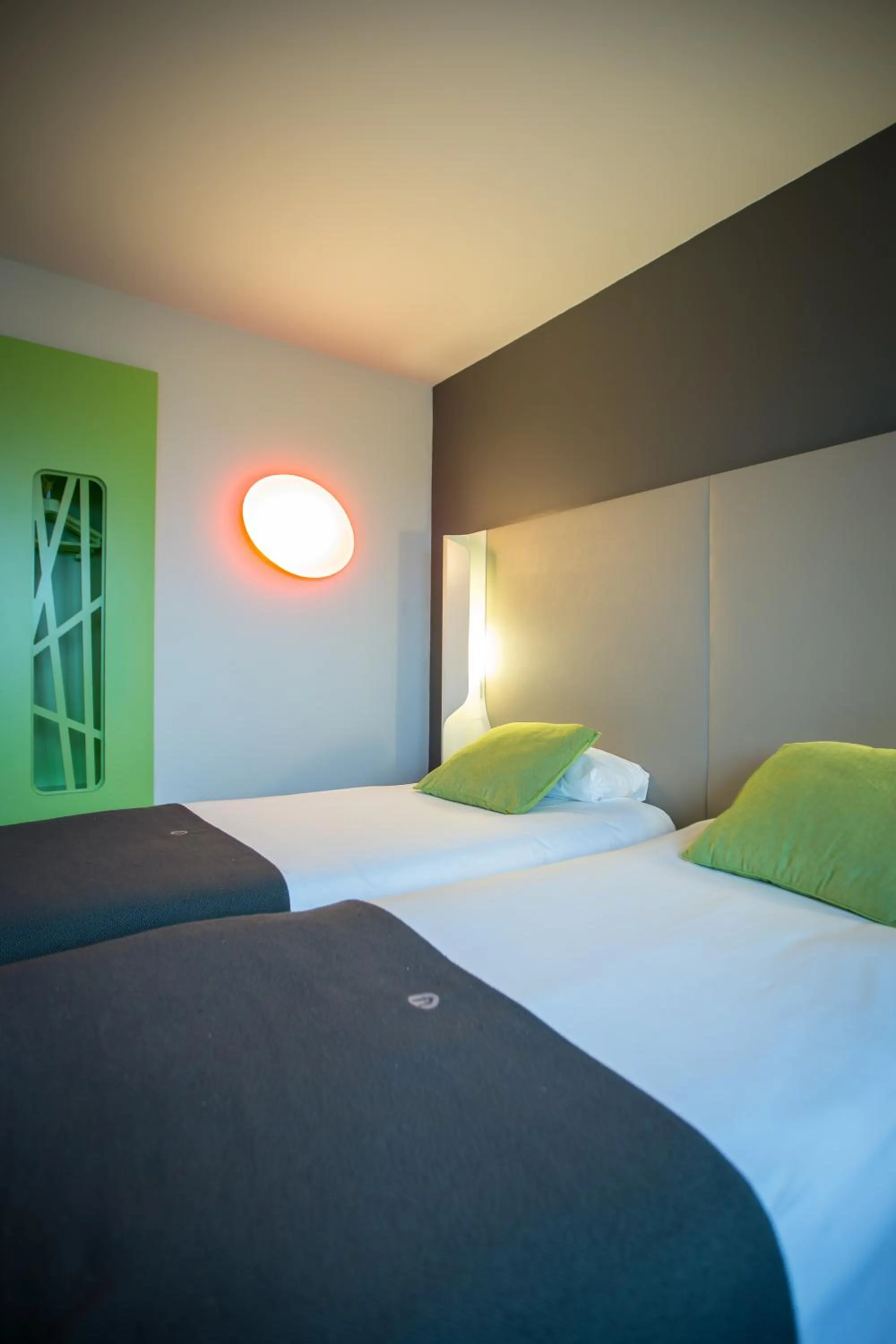 Standard Triple Room in Campanile Dijon Congrès Clemenceau