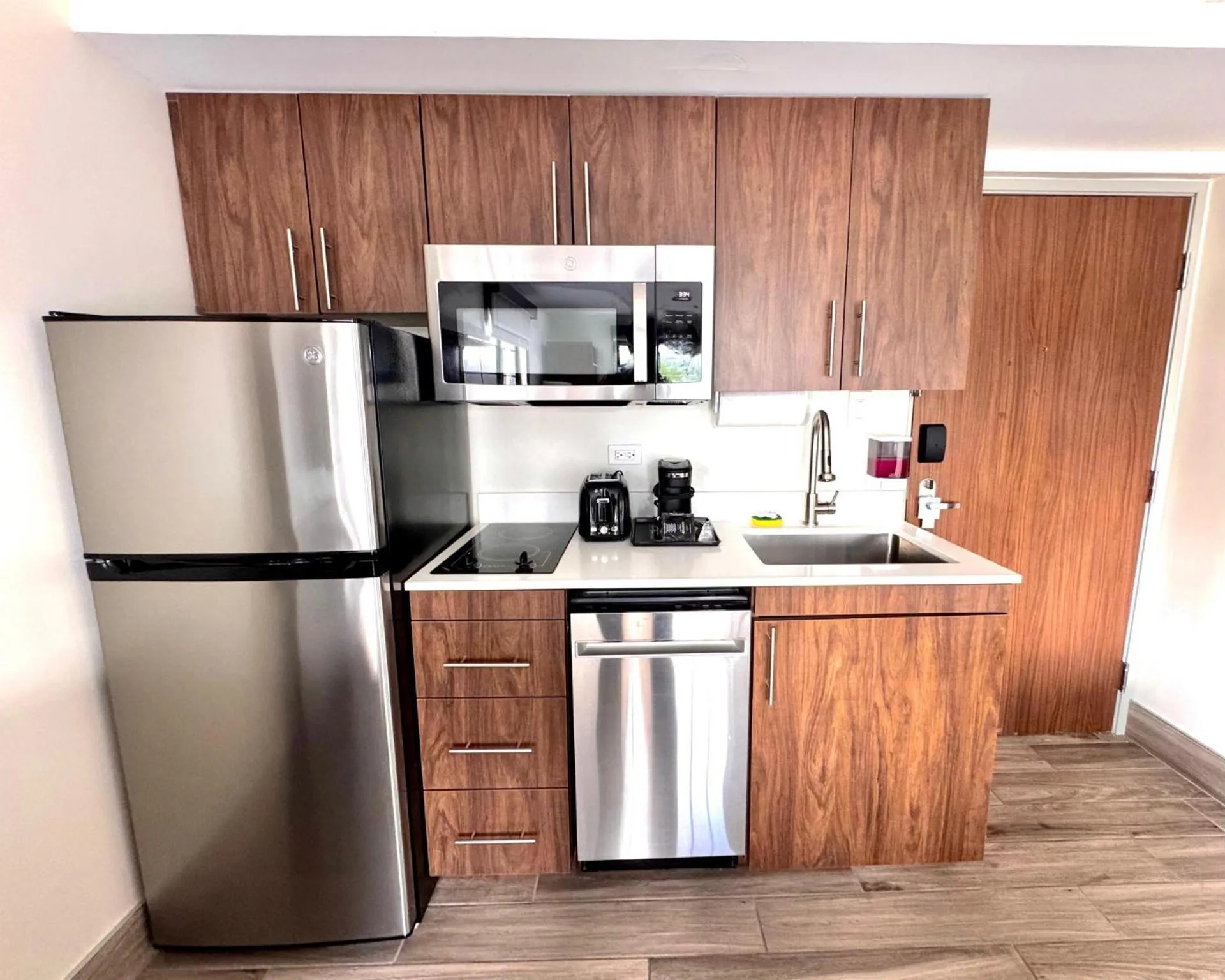 Efficiency King Suite - Non Smoking in Sleep Inn Oakbrook Terrace - Chicago