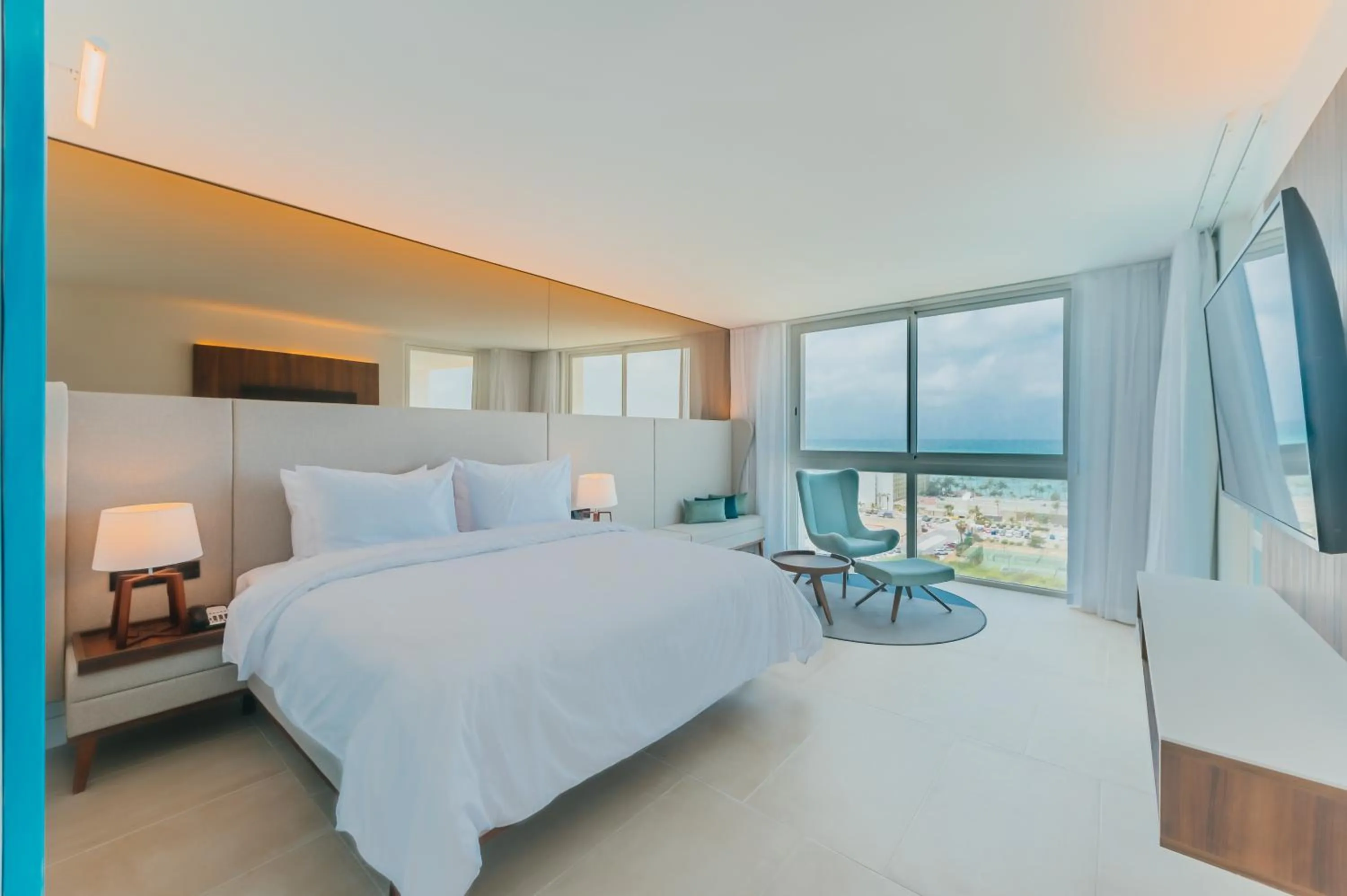 Premium Three-Bedroom Suite with Ocean View in Radisson Blu Aruba