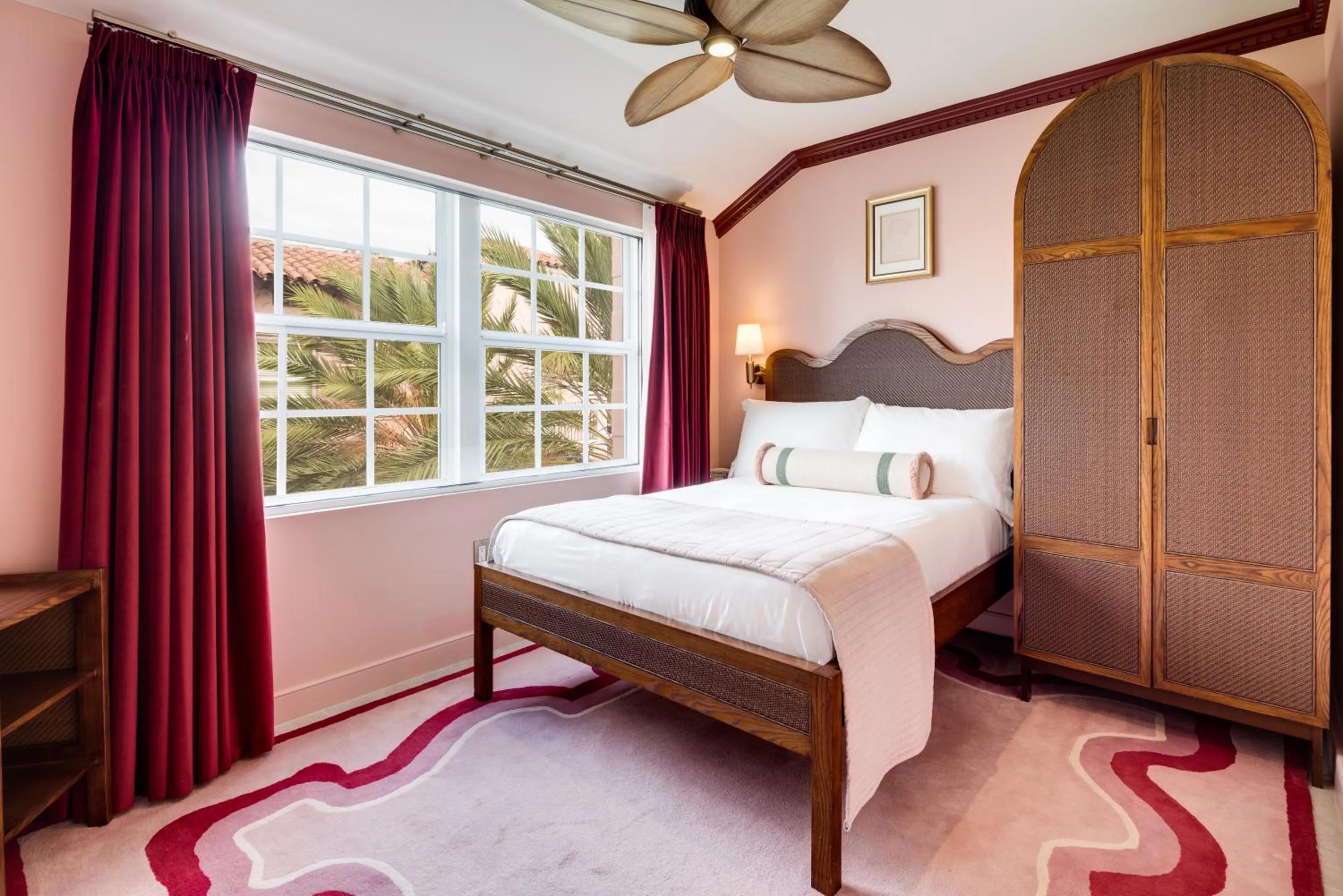 Superior Queen in Esme Miami Beach