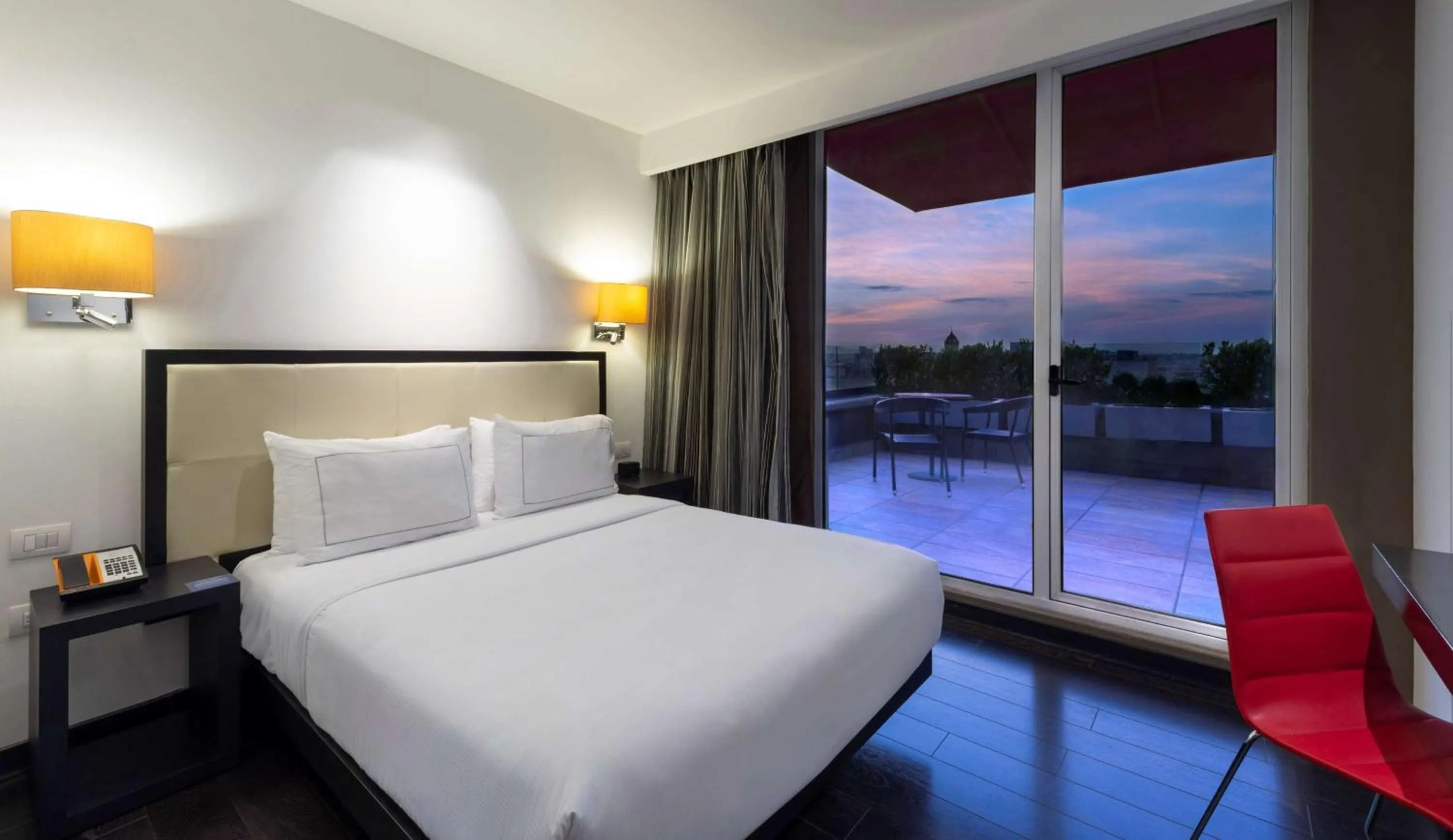 Queen Guest Room with Terrace in Hilton DoubleTree Guadalajara Centro Historico