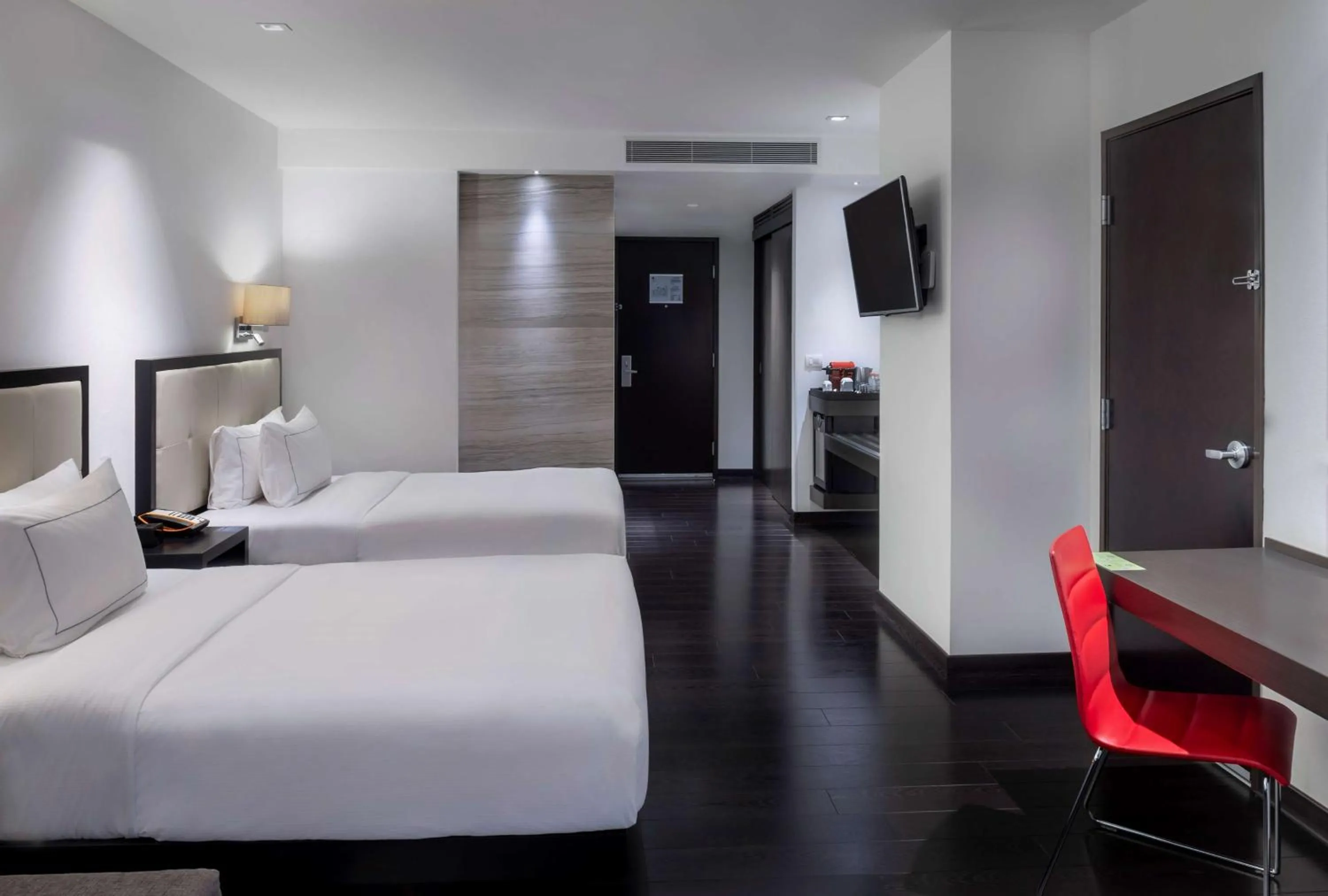 Queen Room with Two Queen Beds in Hilton DoubleTree Guadalajara Centro Historico