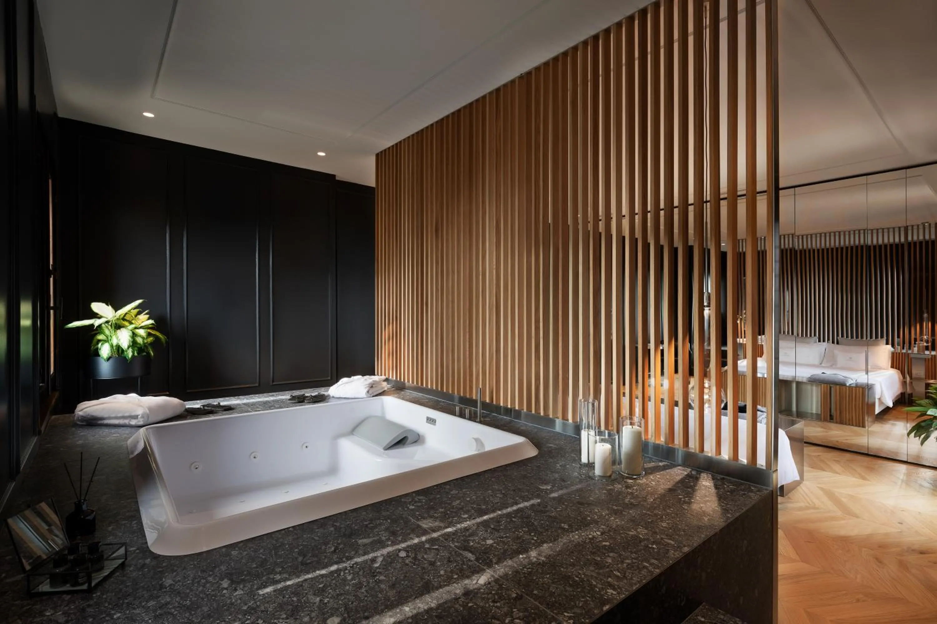 King Suite with Spa Bath in Relais Villa Margherita