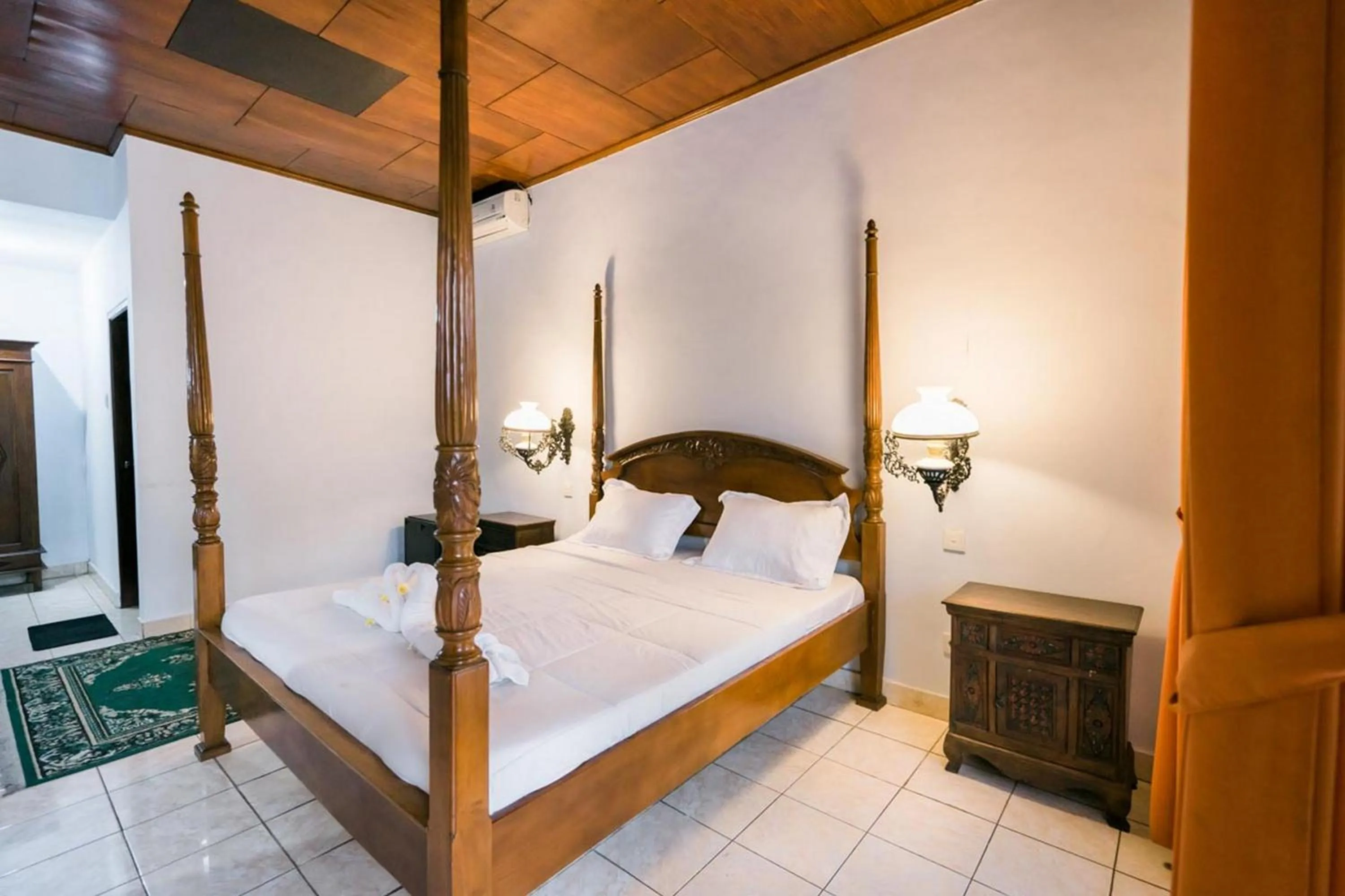 Urbanview Hotel Ananda Beach Sanur