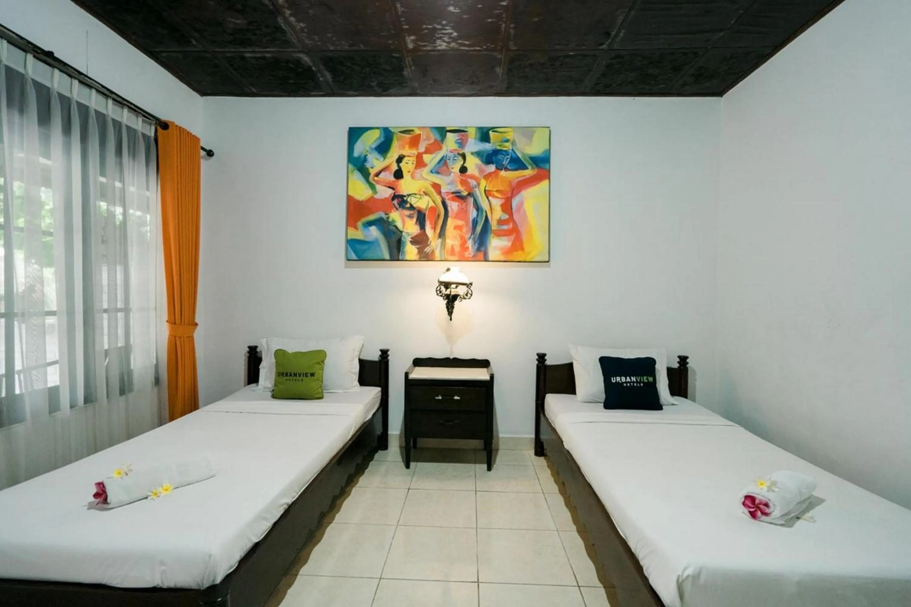 Twin Room in Urbanview Hotel Ananda Beach Sanur