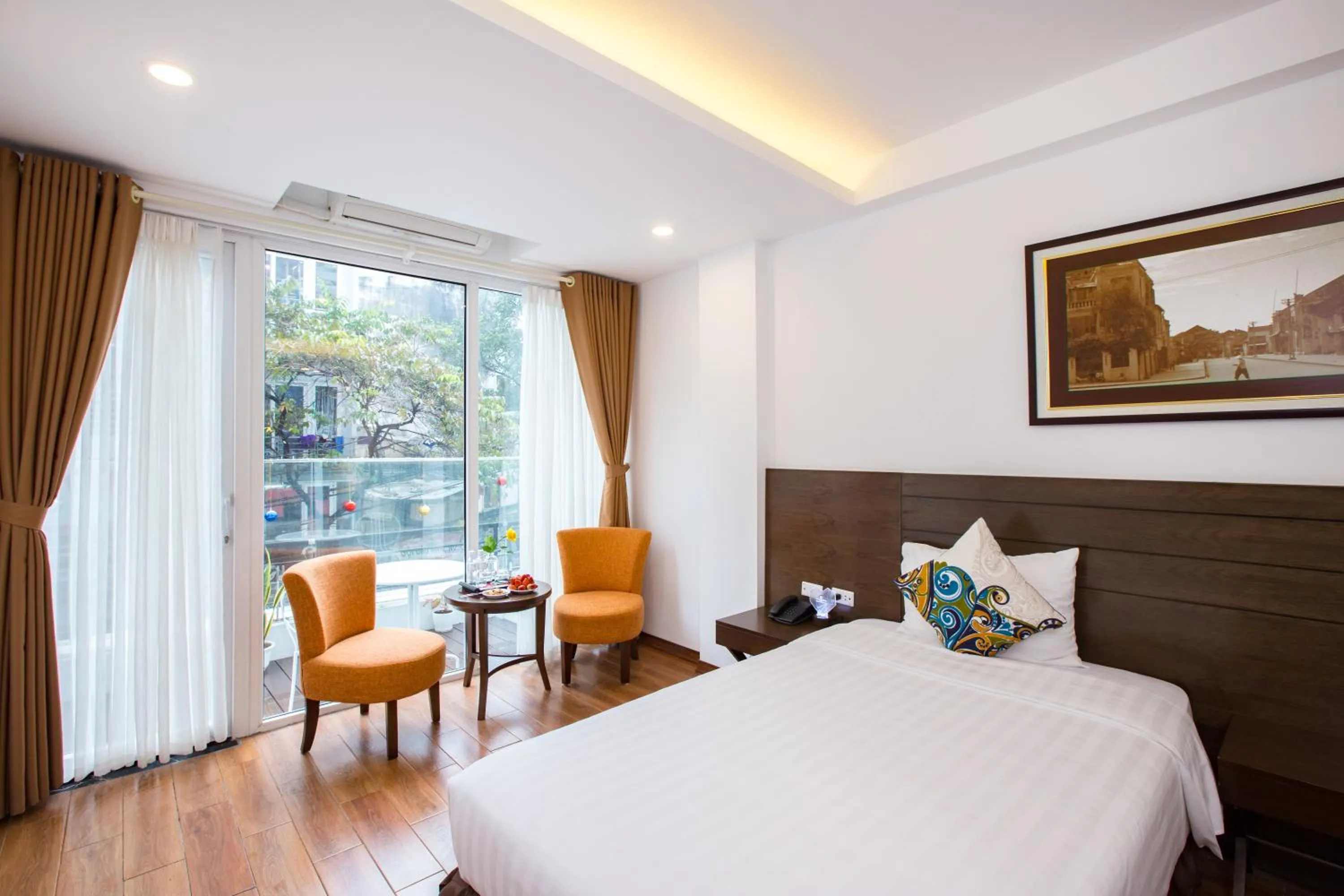 Deluxe Double or Twin Room with Balcony in Thang Long Espana Hotel