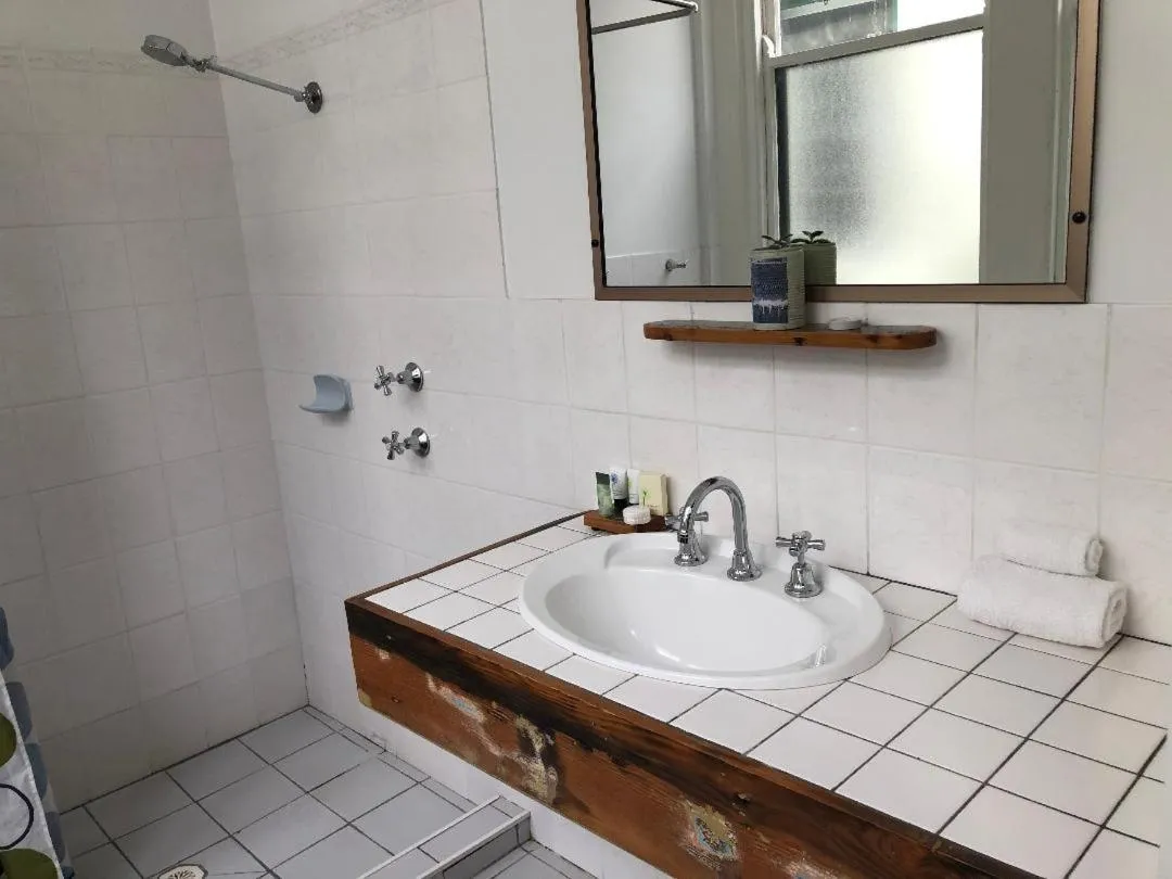 Queen Room in Vine Valley Inn