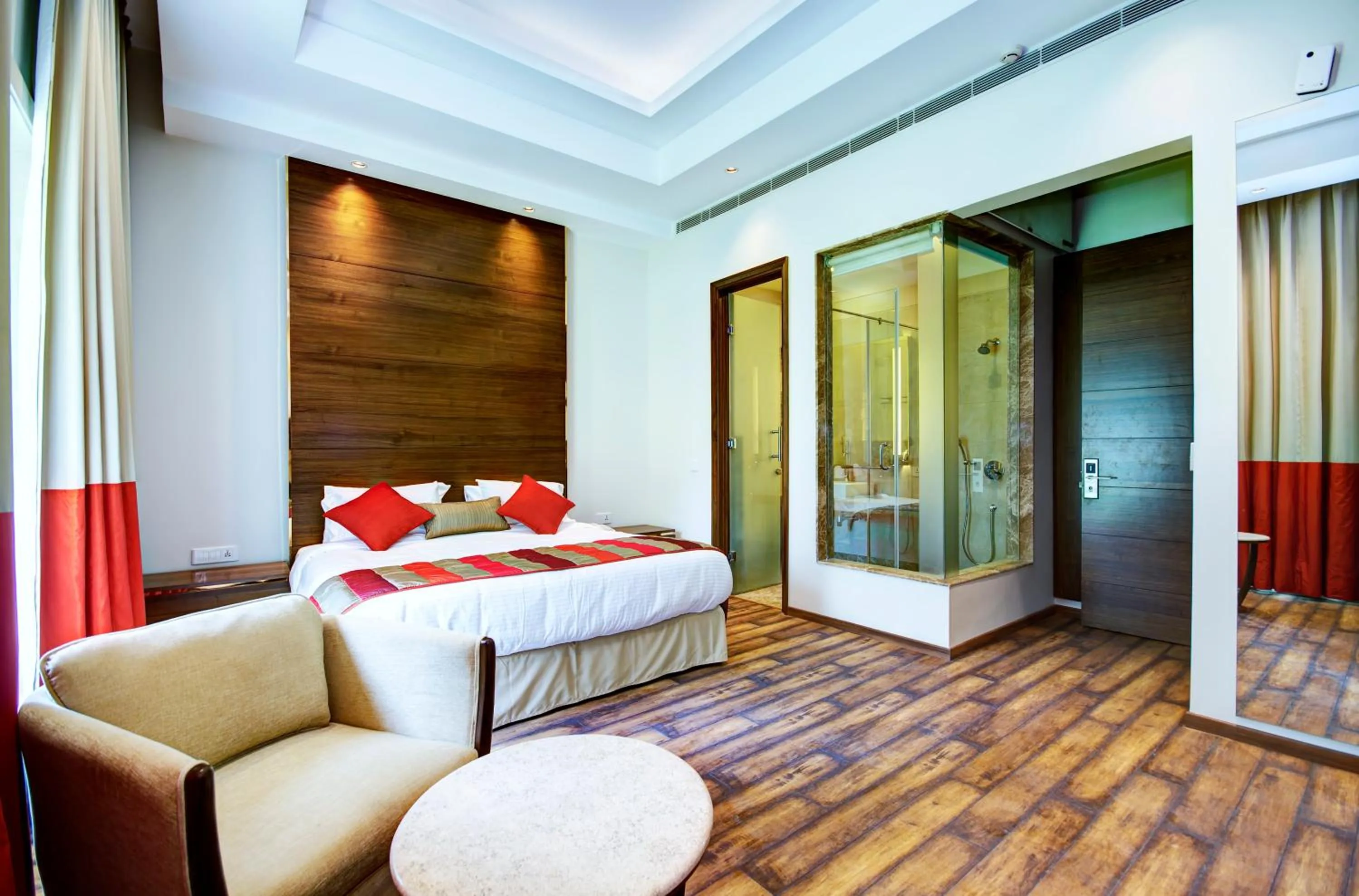 Luxury Double Room in Hotel La Sagrita,Sunder Nagar