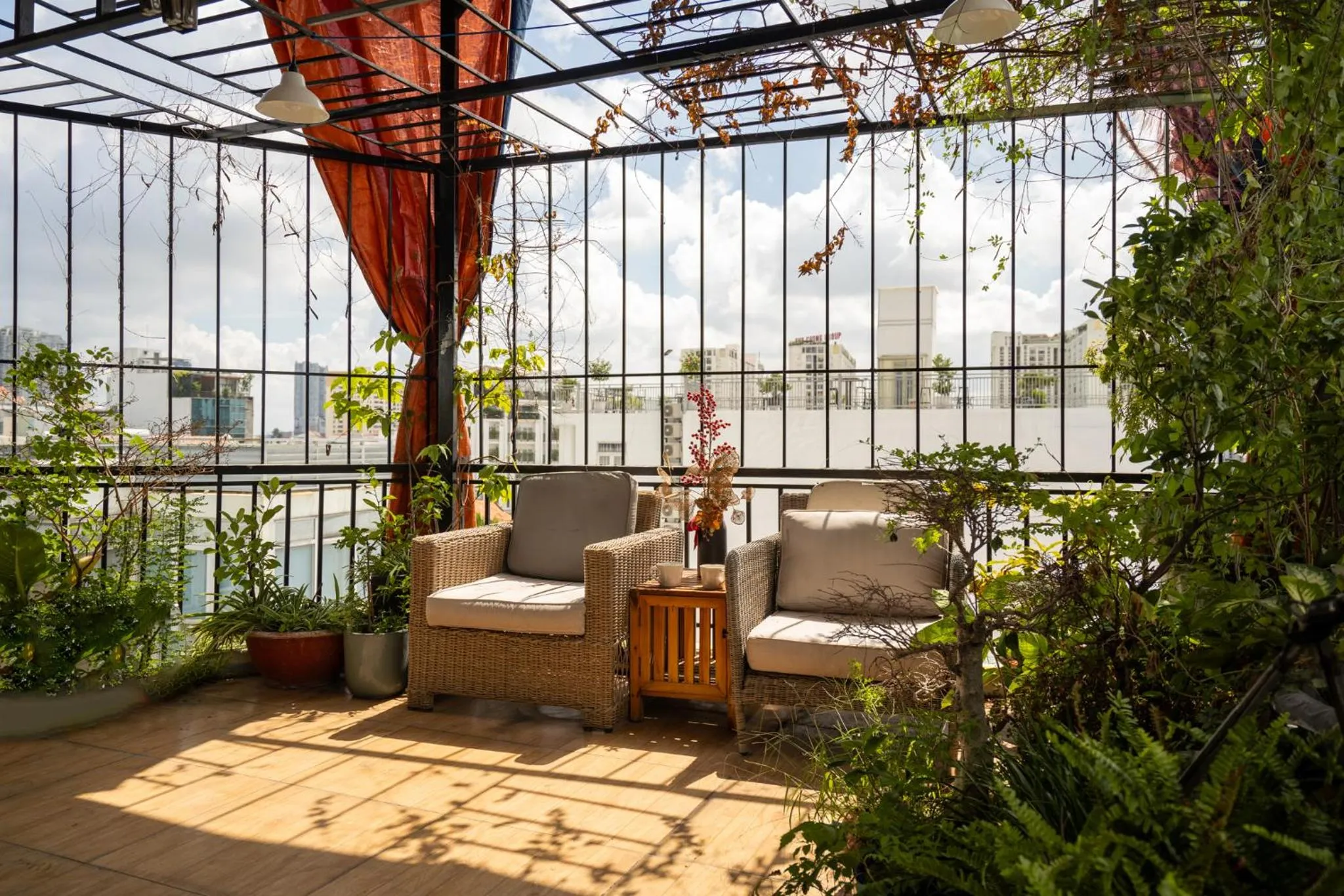 Studio with Balcony in Cherry Apartment - Thao Dien Centre