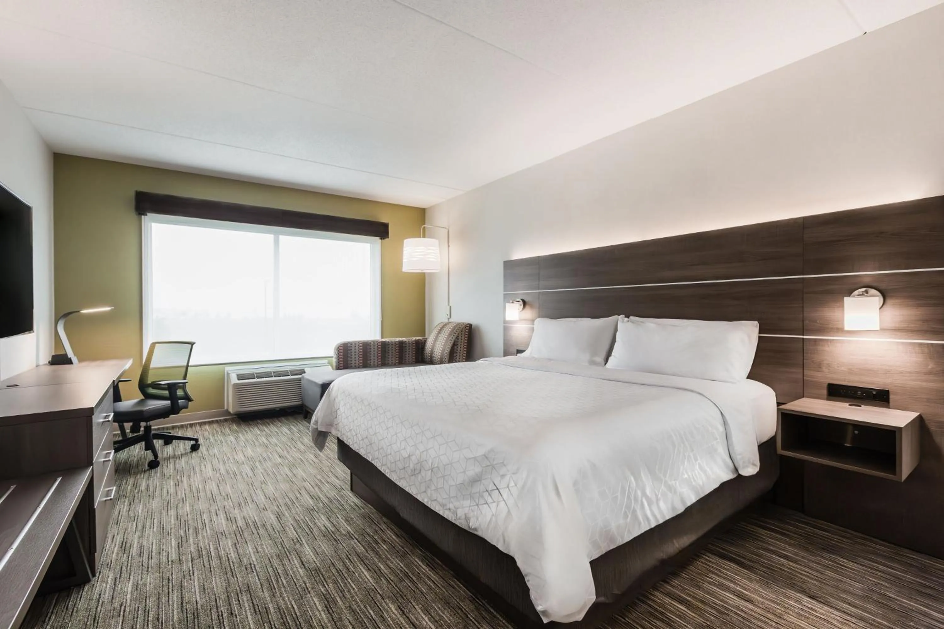 Standard King Room in Holiday Inn Express & Suites - Welland