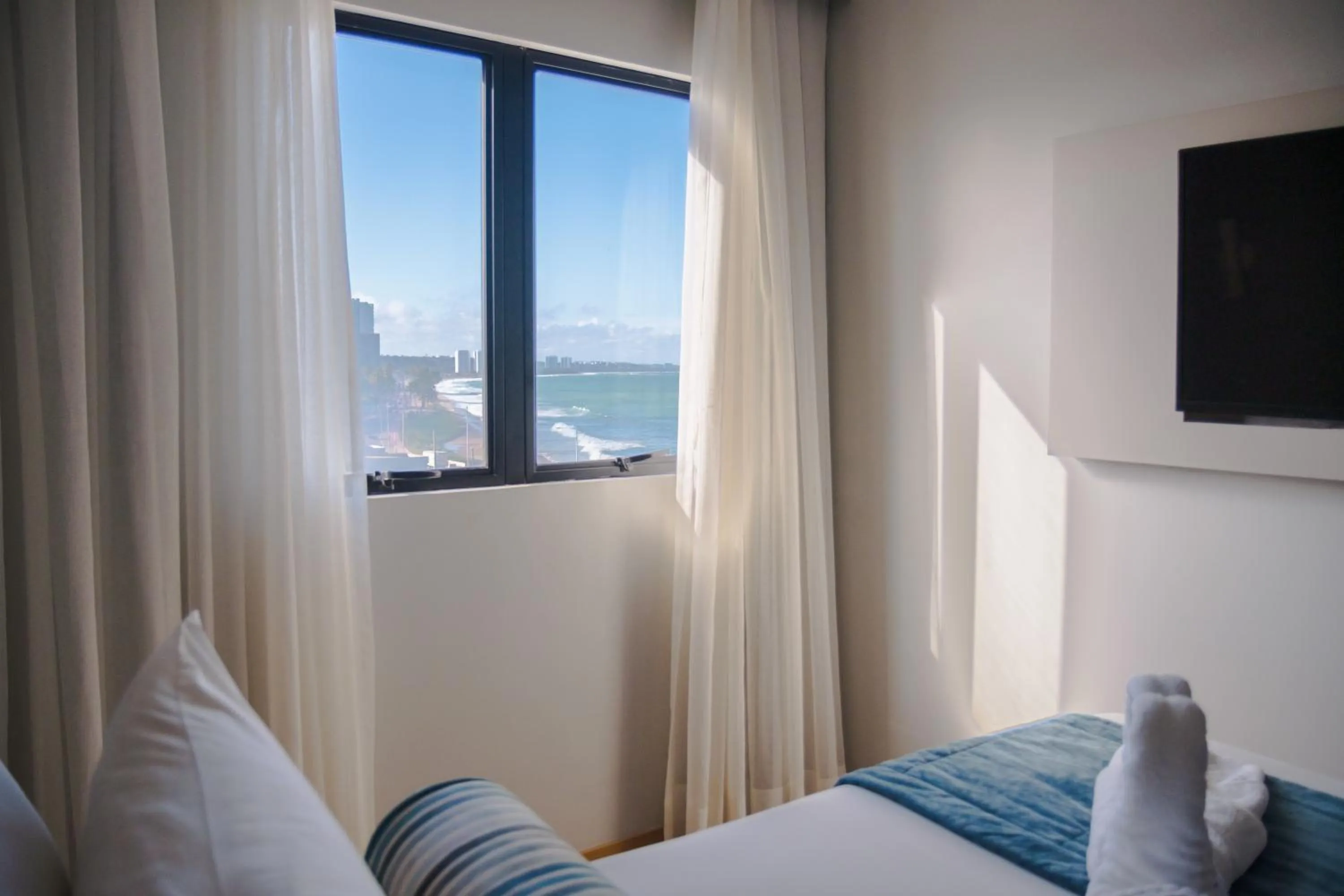 Luxury Room with Side Sea View in Hotel Água de Coco