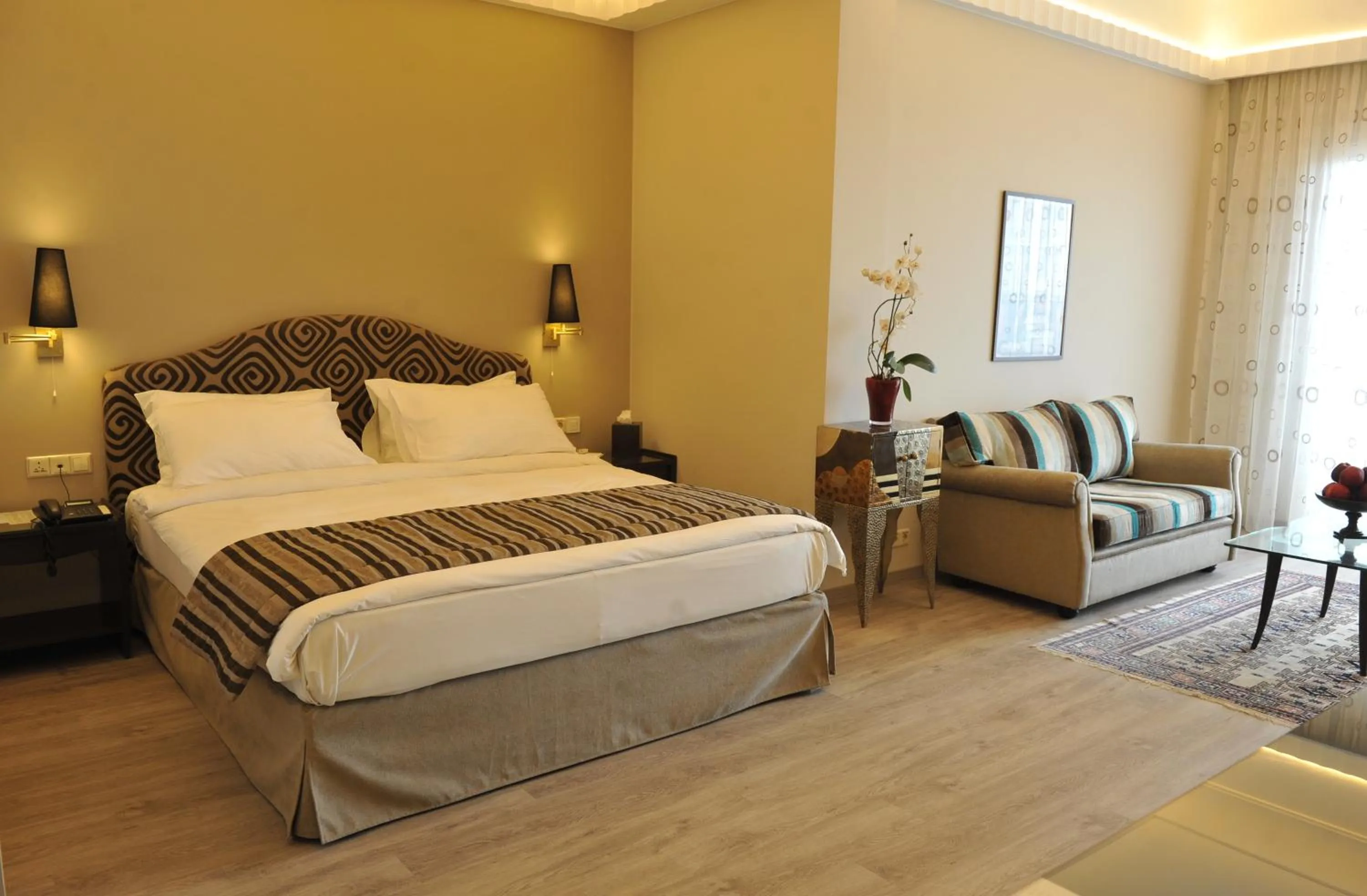 Senior Suite in Warwick Palm Beach Hotel