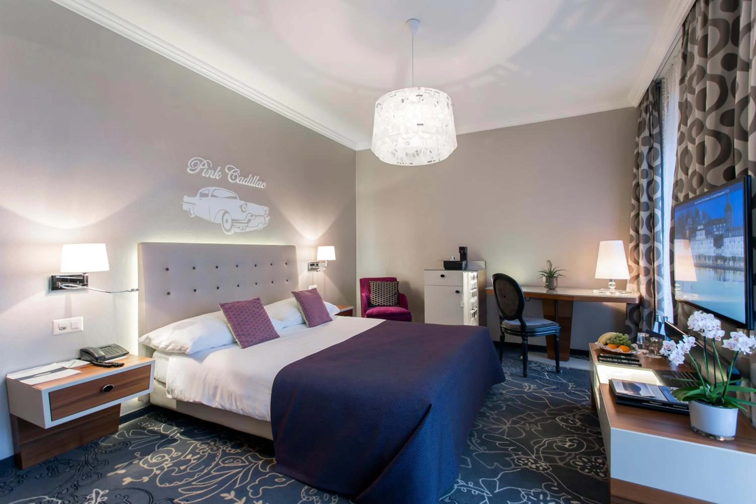 Style Double Room with City View in Hotel Schweizerhof Luzern