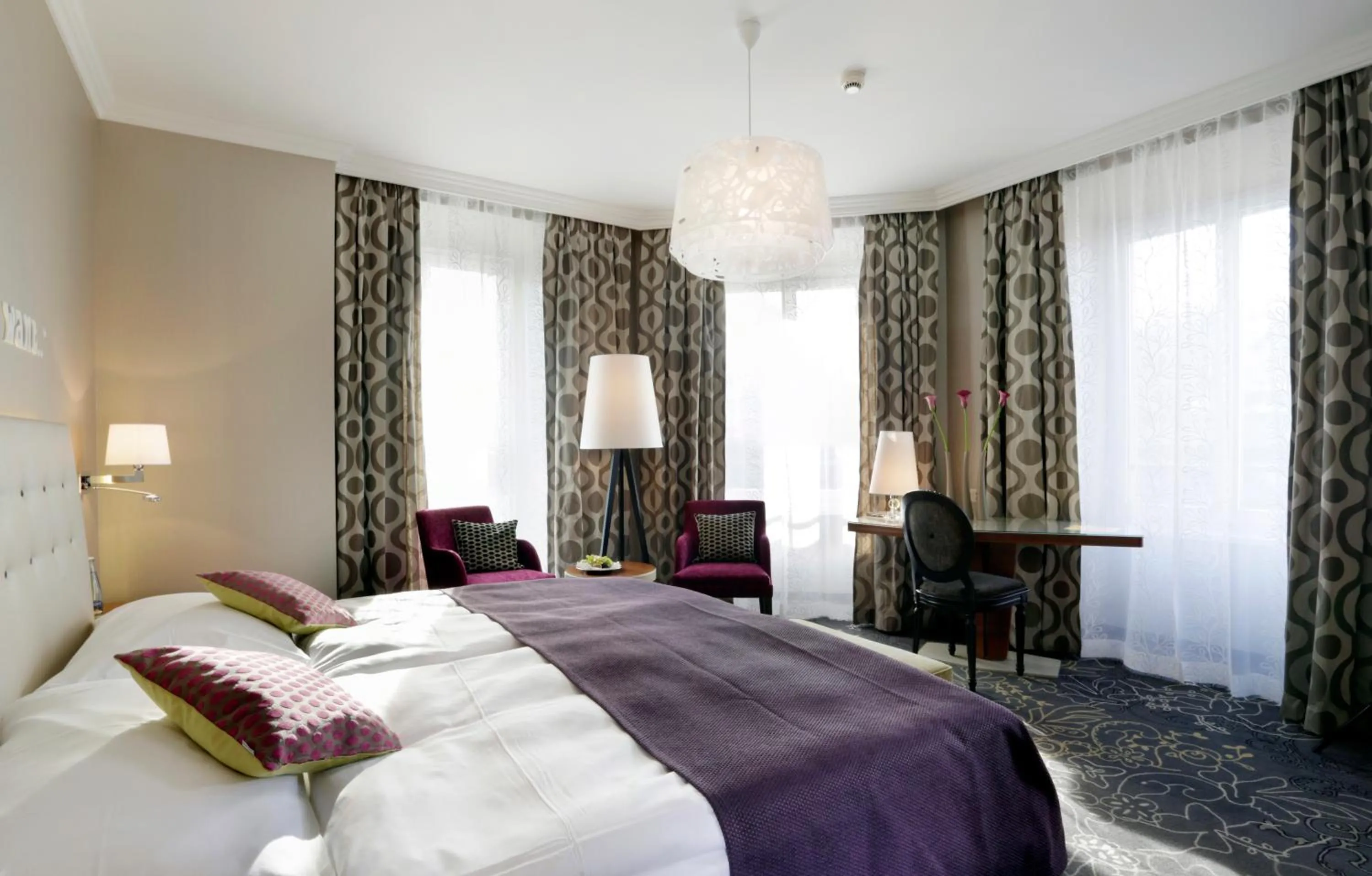 Deluxe Triple Room with City View in Hotel Schweizerhof Luzern