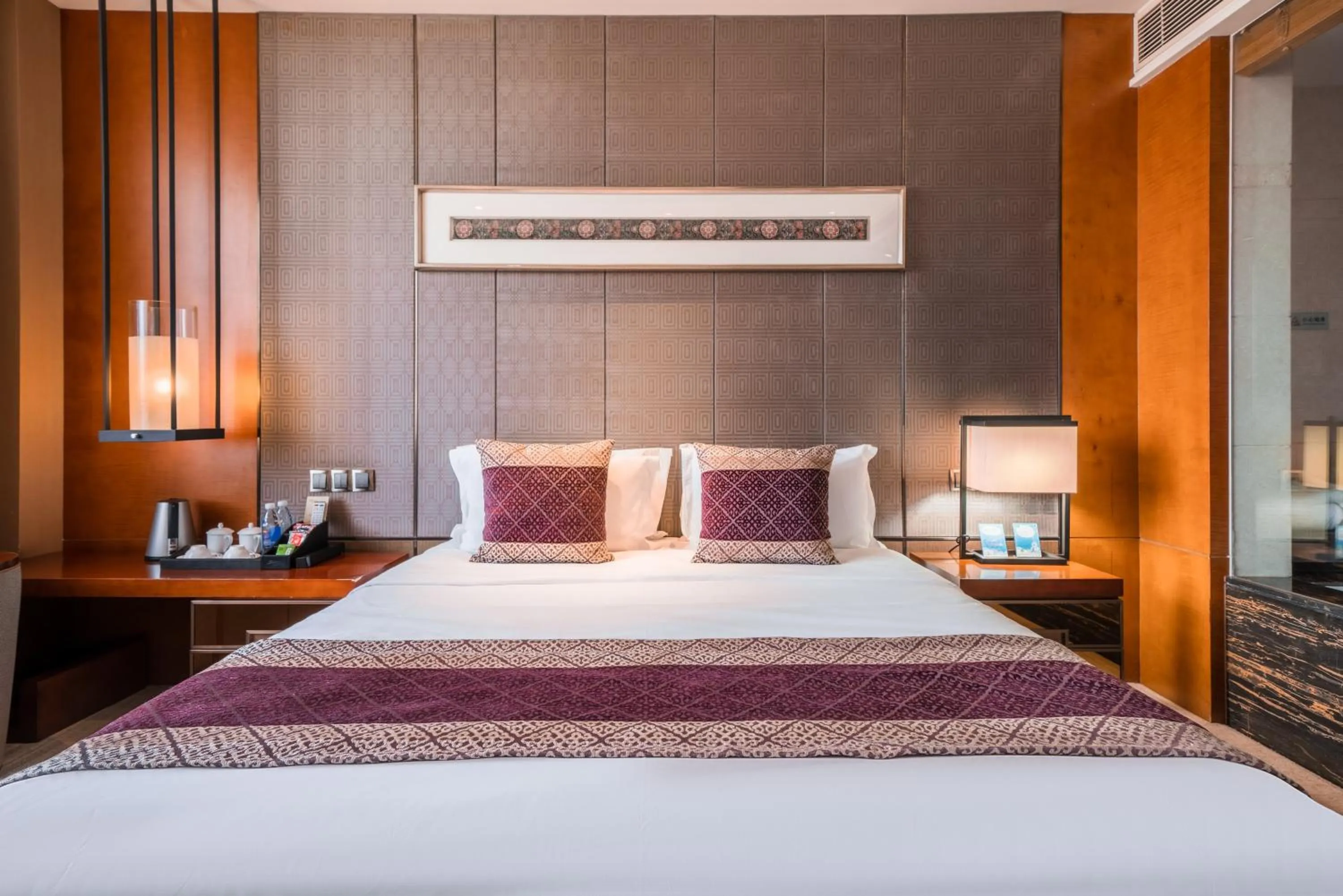 Deluxe Queen Room in Chengdu Joyhub Air Hotel