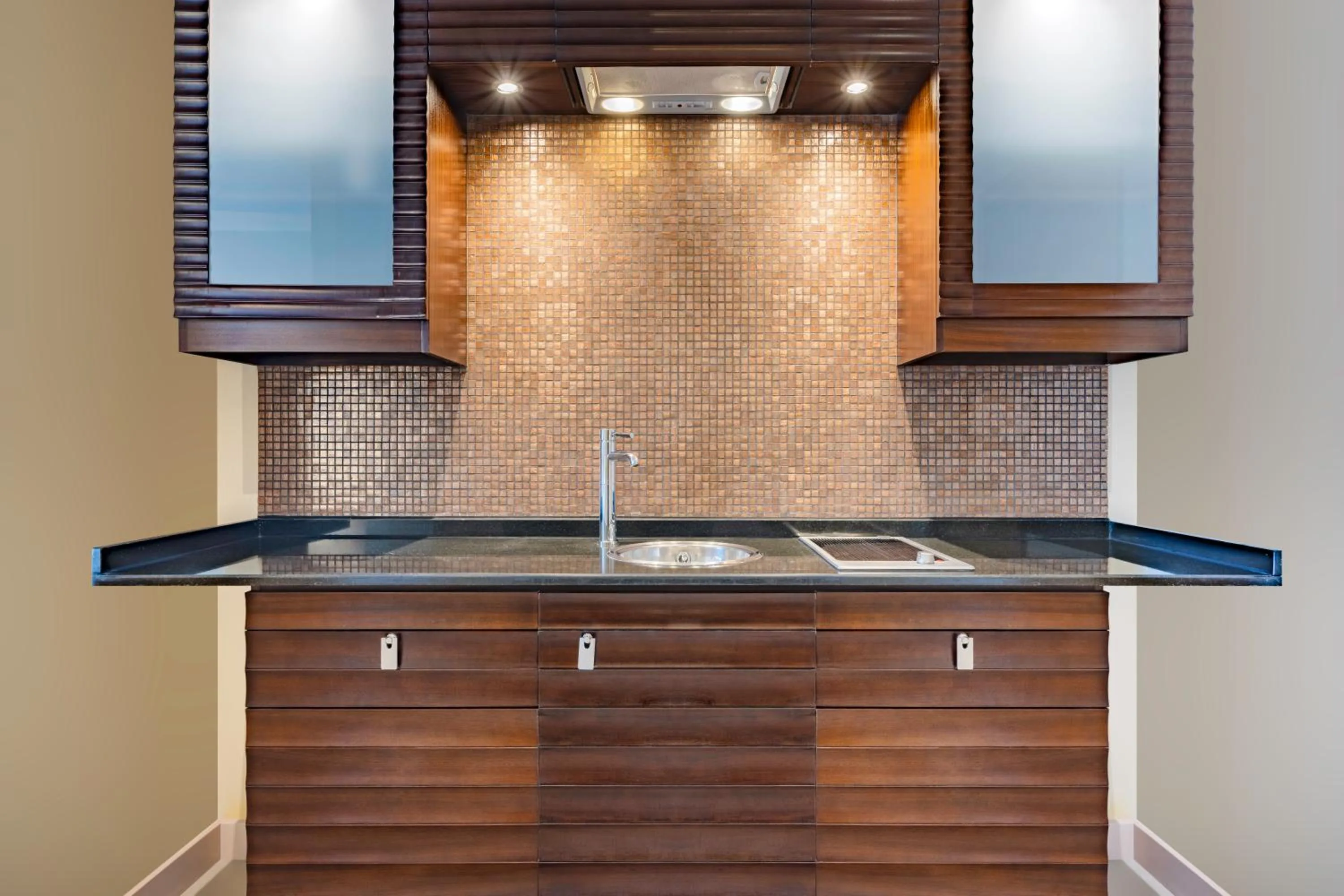 King Studio Apartment with City View in Qabila Westbay Hotel