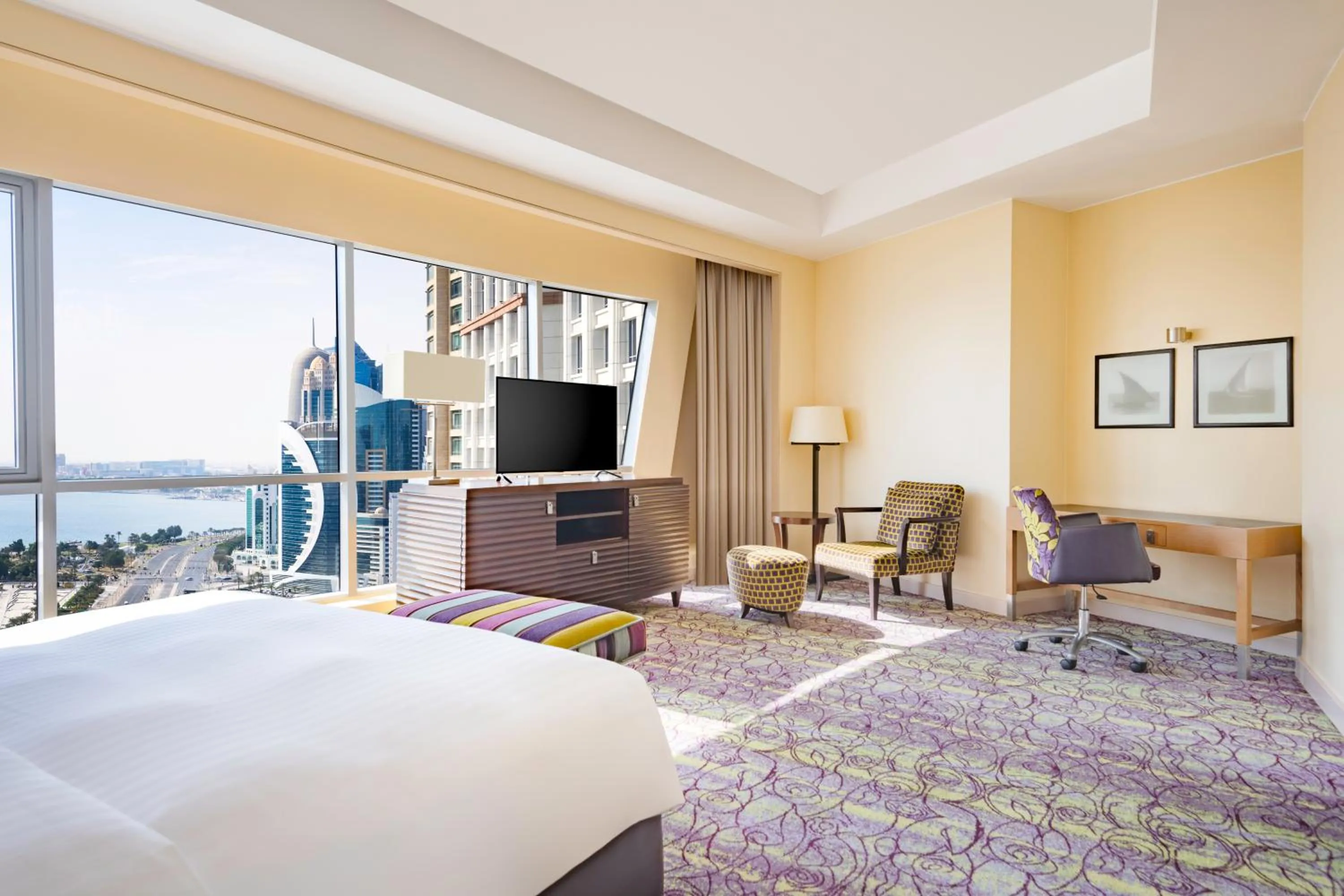 Executive King Room with Sea View in Qabila Westbay Hotel