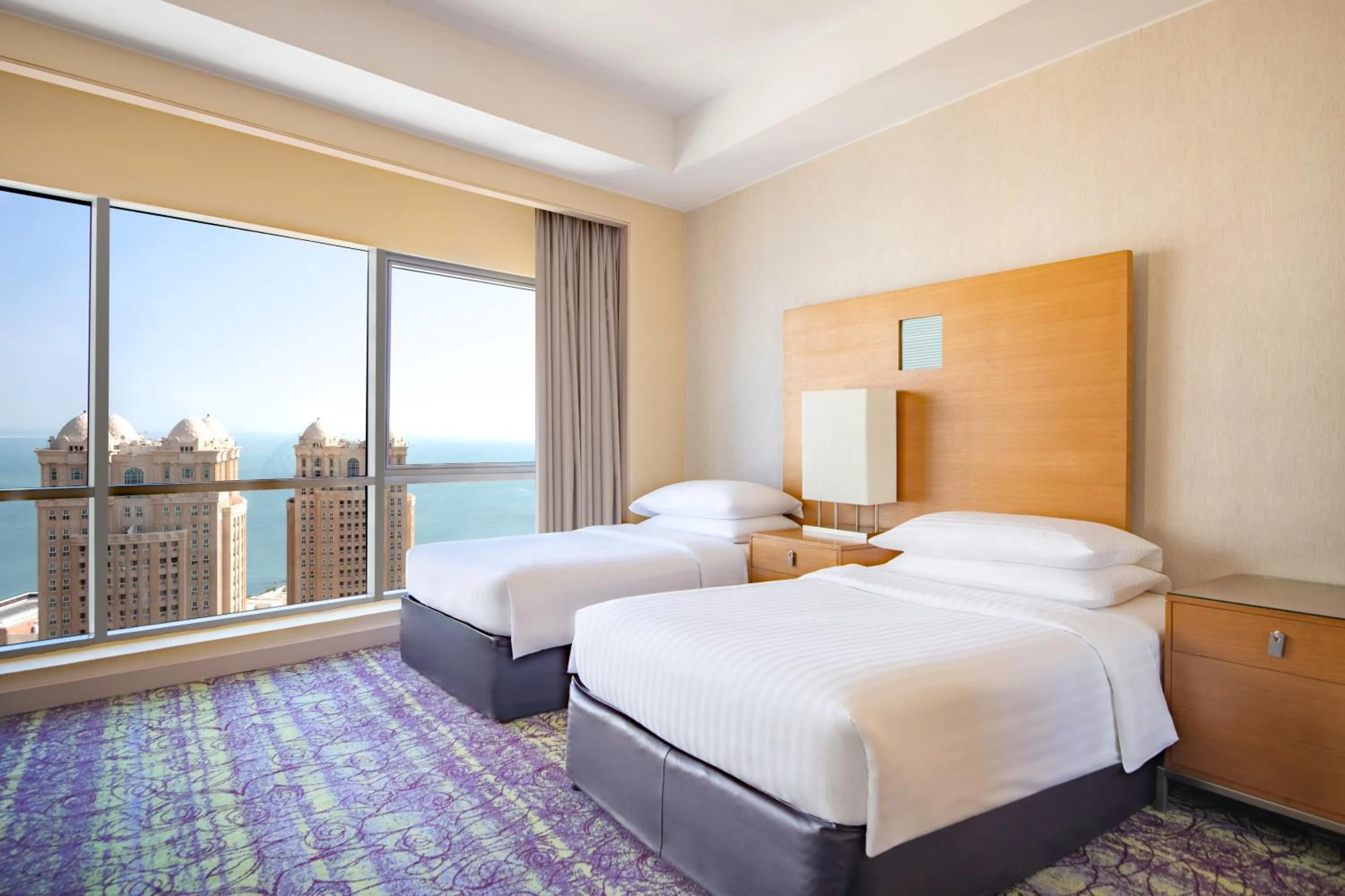 Deluxe Panoramic Twin Room with Sea View in Qabila Westbay Hotel