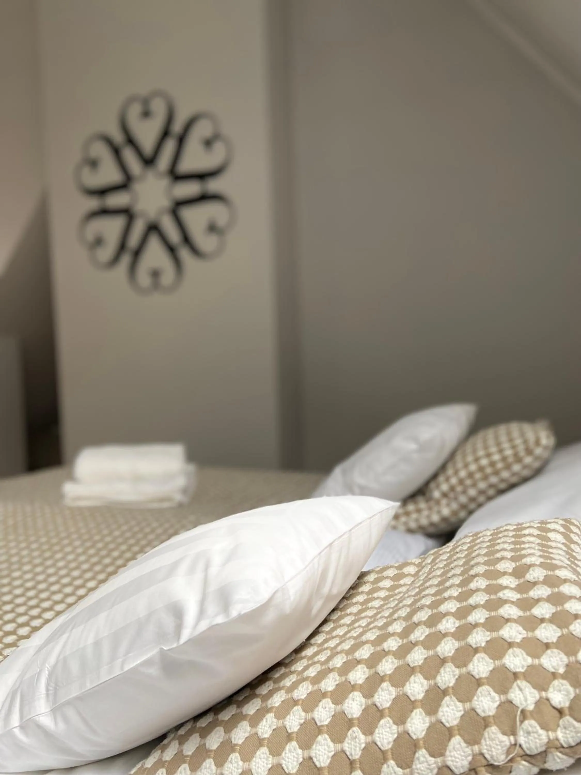 Three-Bedroom Apartment VIP with Sauna, Elevator & Garage in Harenda Residence - Destigo Hotels