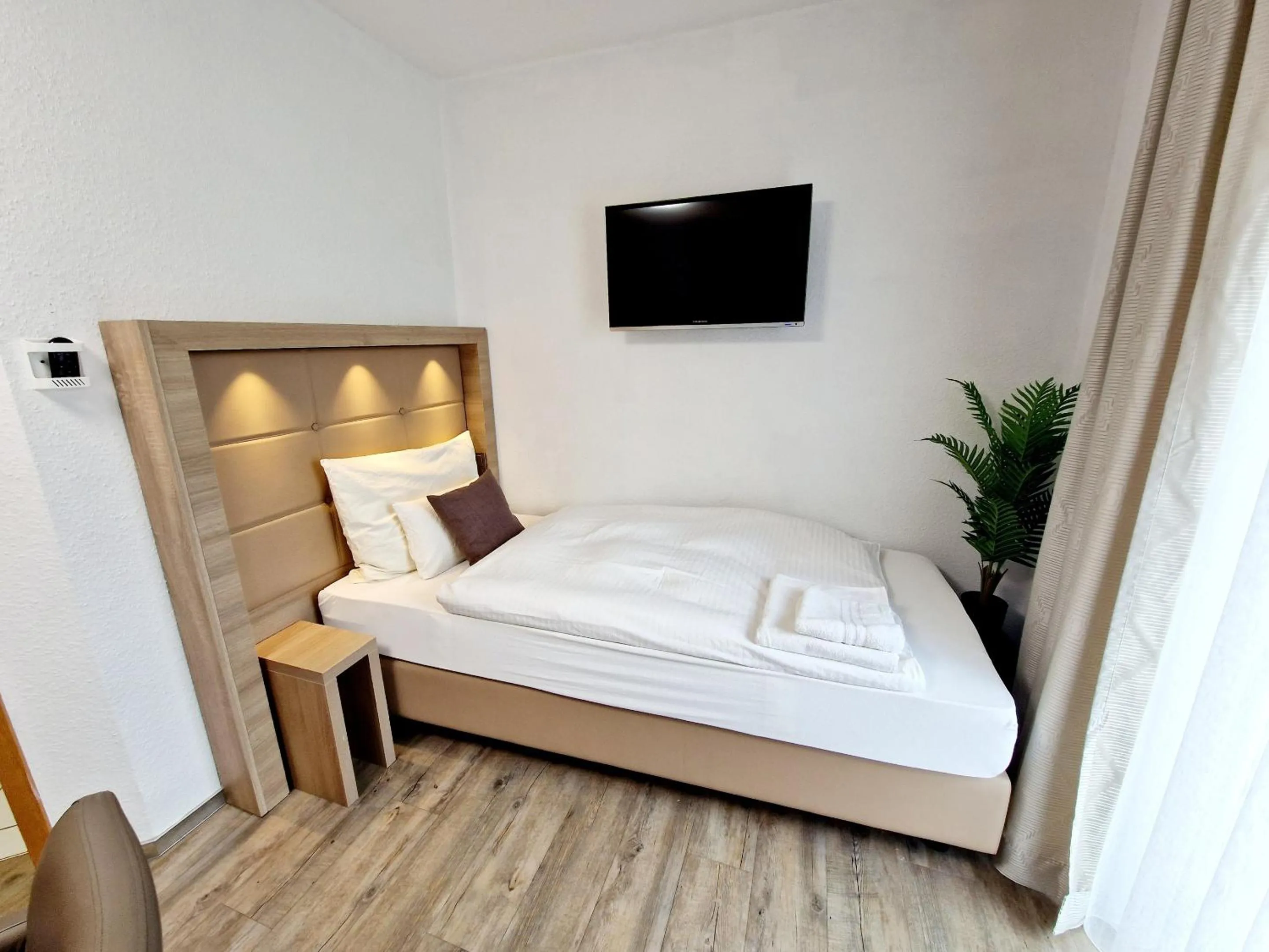 Triple Room with Private Bathroom in Hotel Rheintal