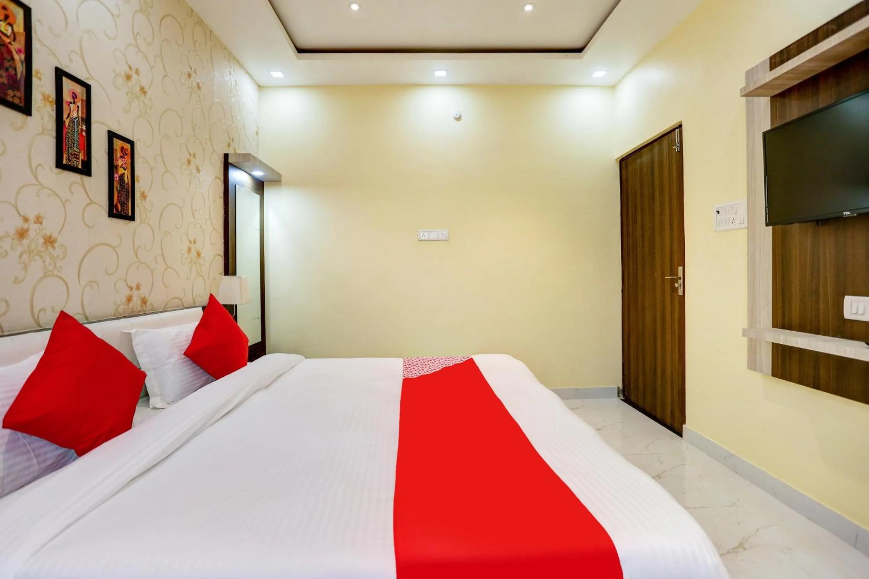 Super Hotel O Divine Paradise