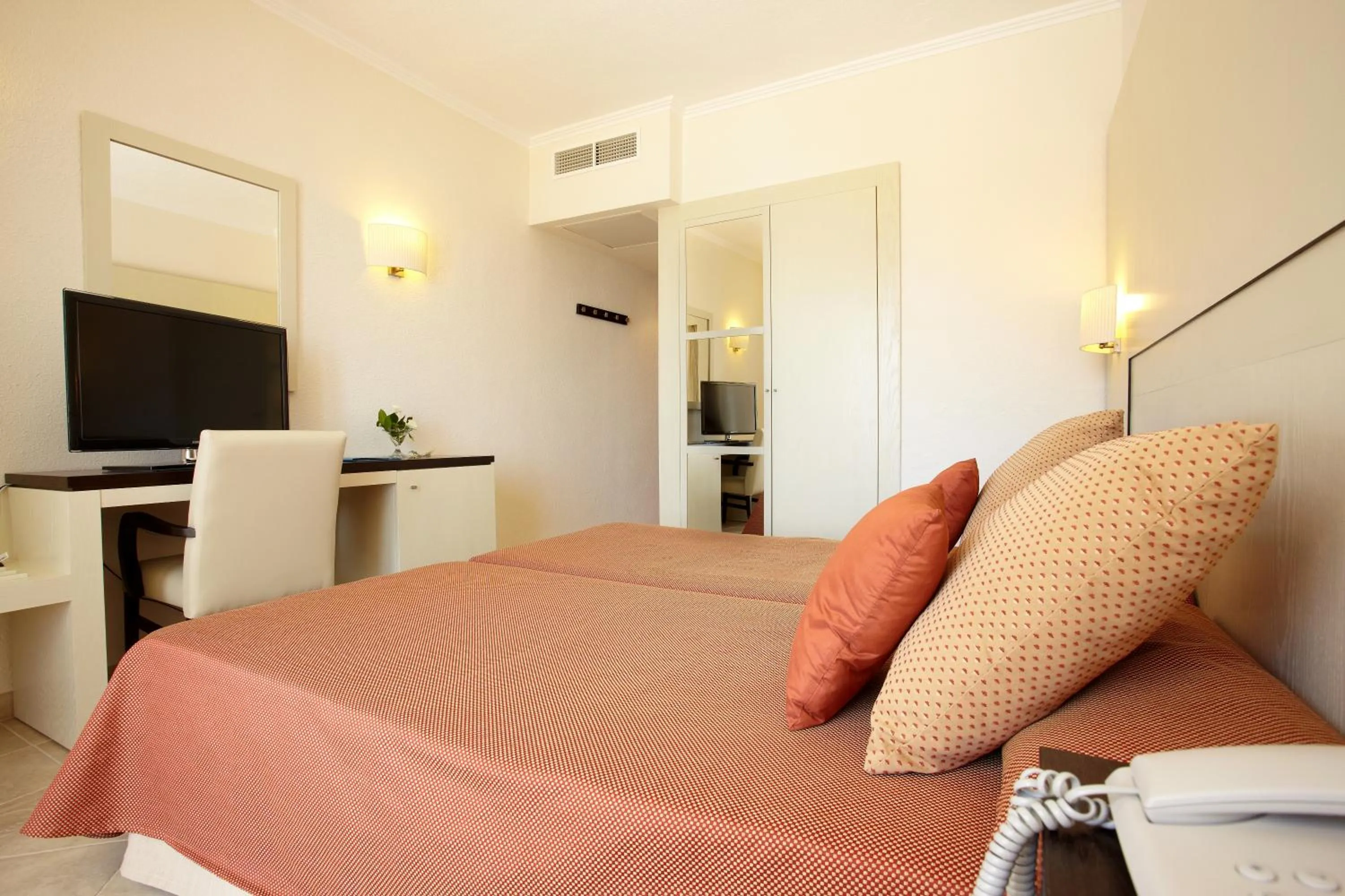 Double Room with Balcony (1 Adult) - single occupancy in Grupotel Imperio Playa