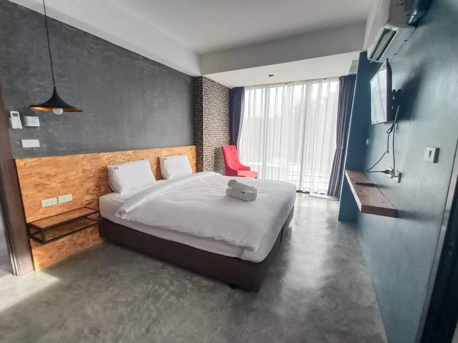 Superior Double Room in Modern Budget Hotel