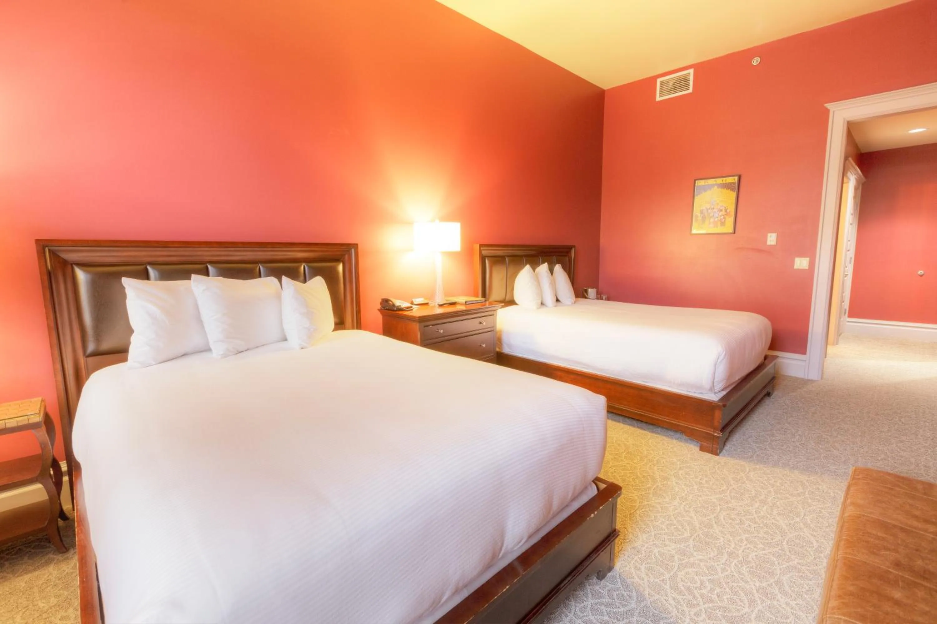 Deluxe Double Room in Montvale Hotel