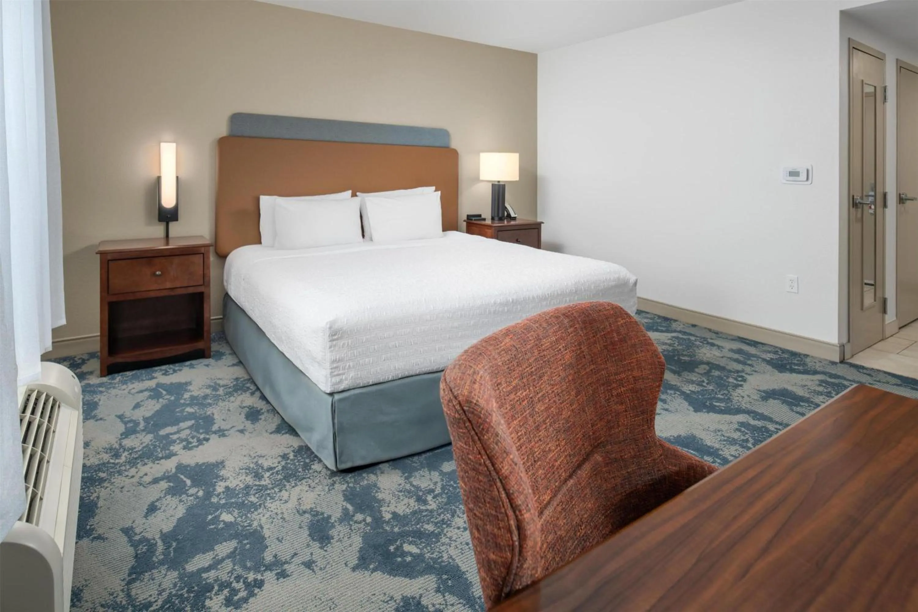 King Room with King Bed - Non-Smoking in Hampton Inn Kimball