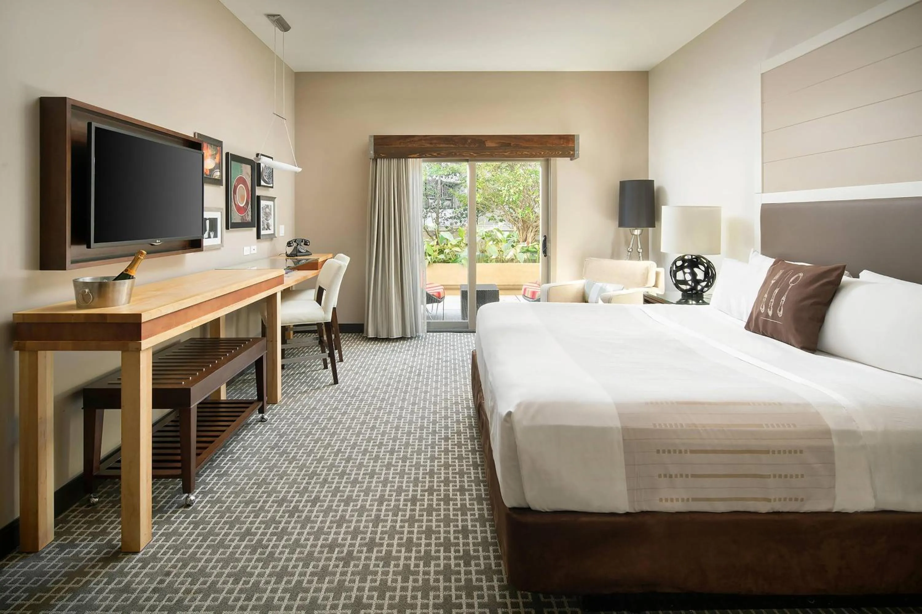 King Room with Terrace - Non-Smoking in Epicurean Hotel, Autograph Collection