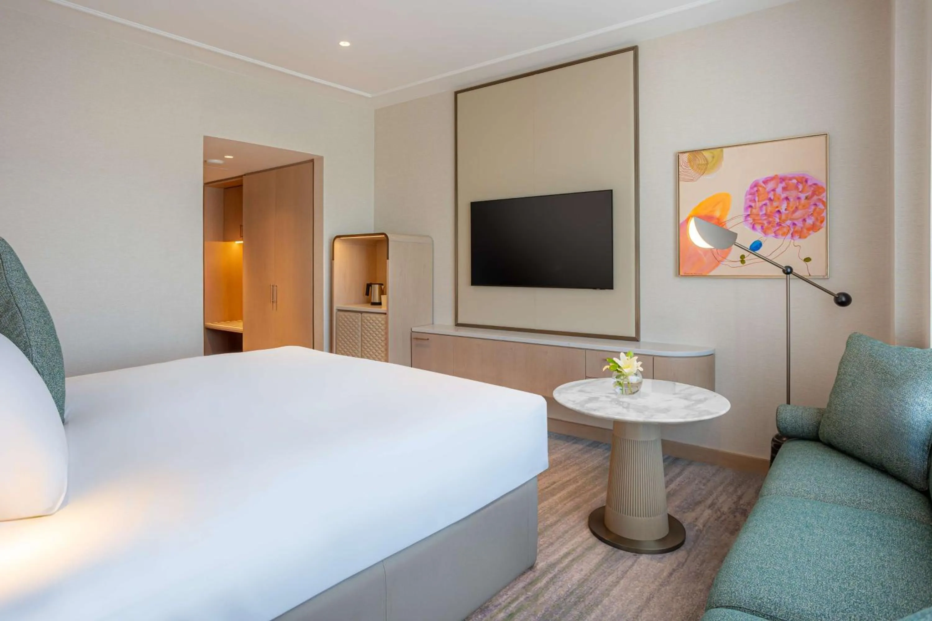 King Room - City View - Club Signia in Kempinski Hotel Amman