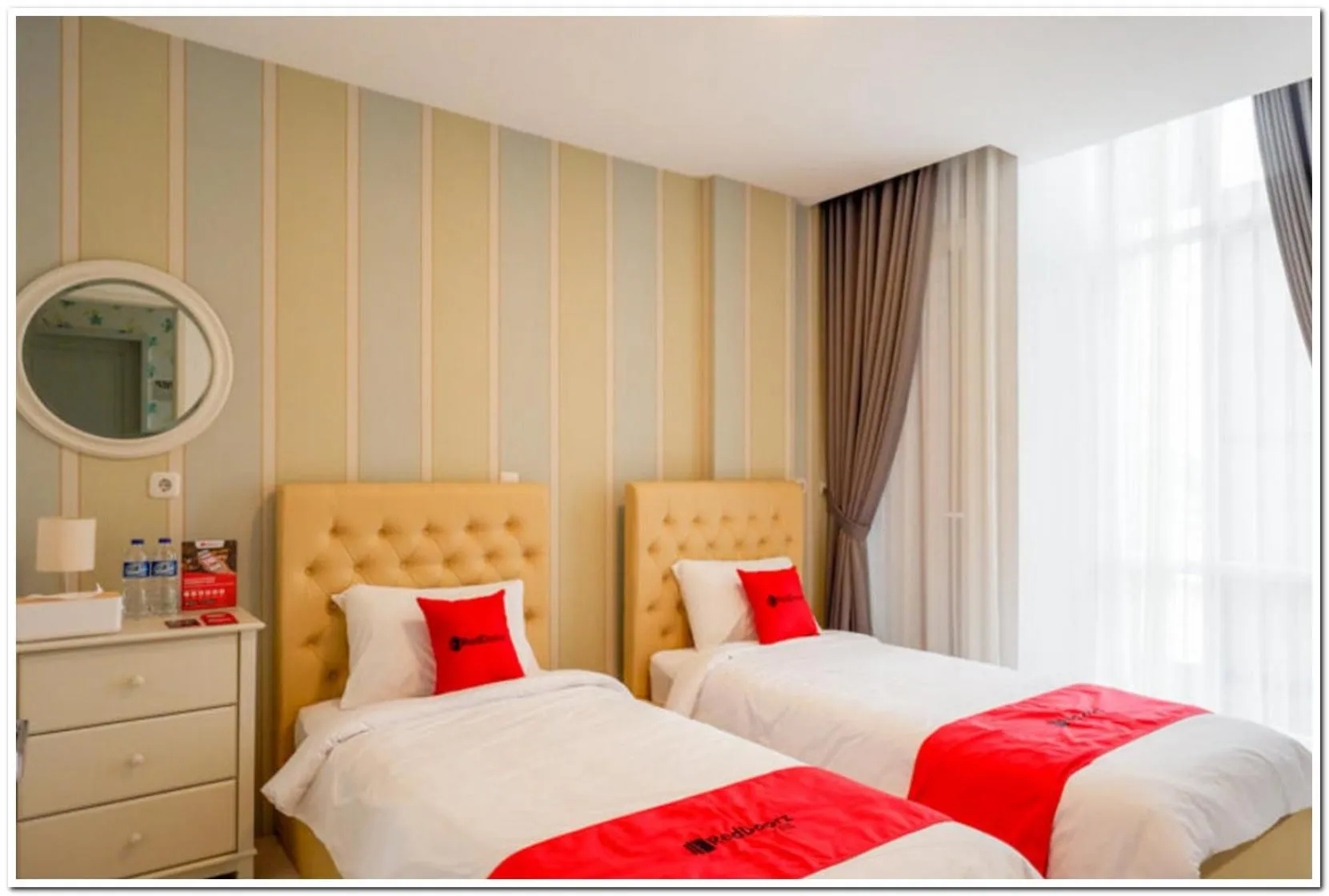 Standard Twin Room in RedDoorz Plus @ Madukoro Raya Semarang