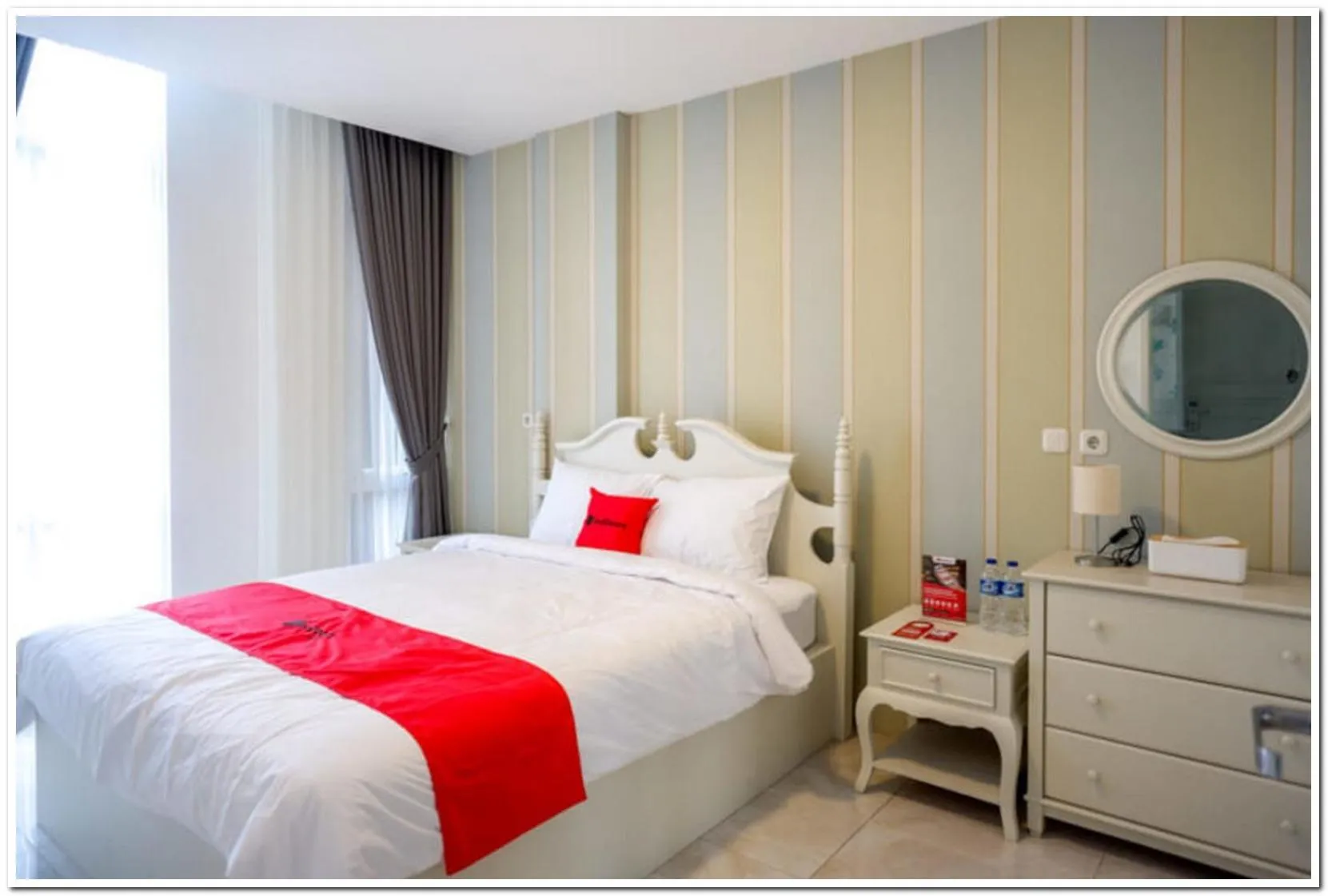 Standard Double Room in RedDoorz Plus @ Madukoro Raya Semarang