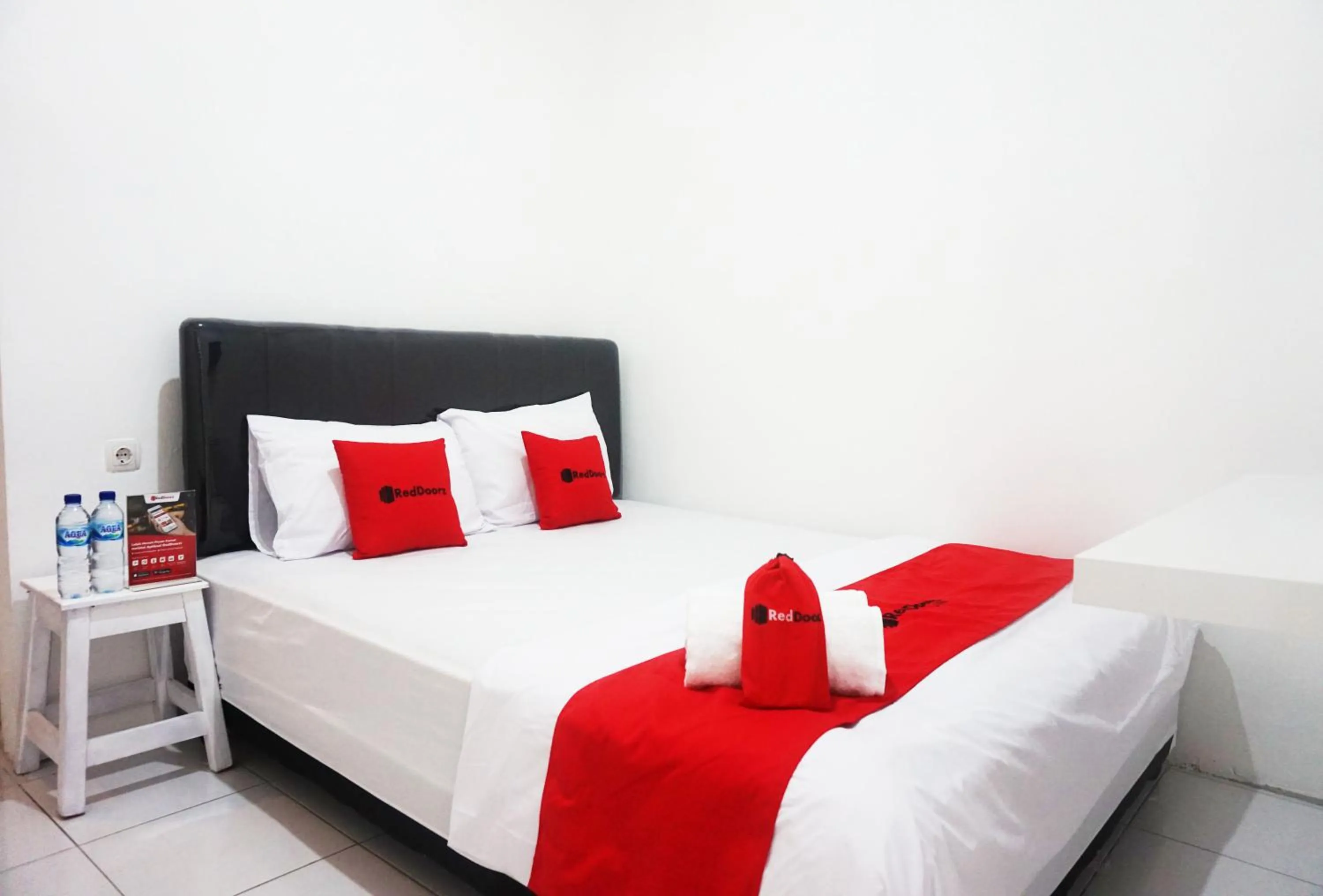 Double Room in RedDoorz @ Jalan Tanjung Blitar