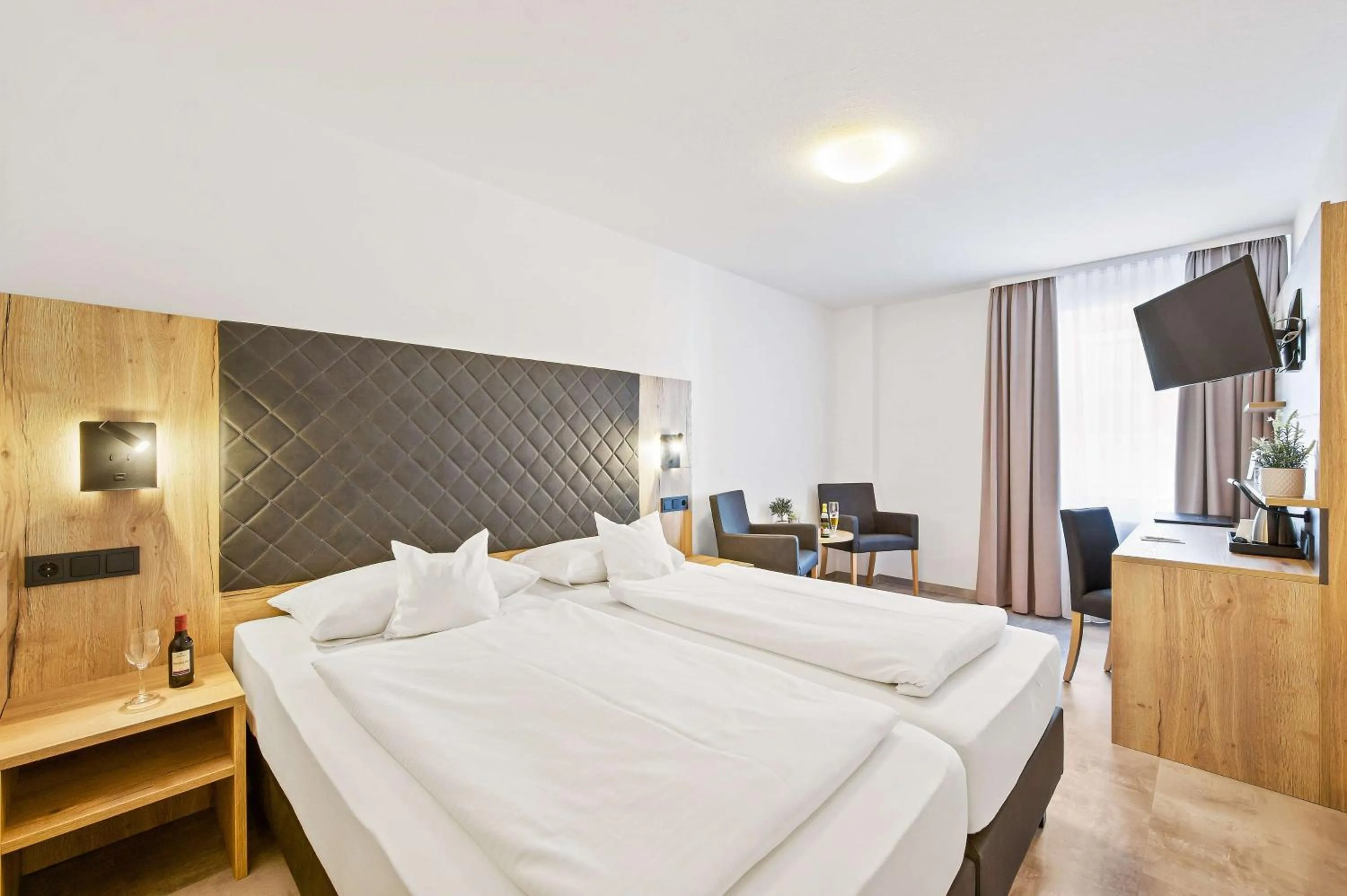 Comfort Double or Twin Room in Best Western Hotel Favorit