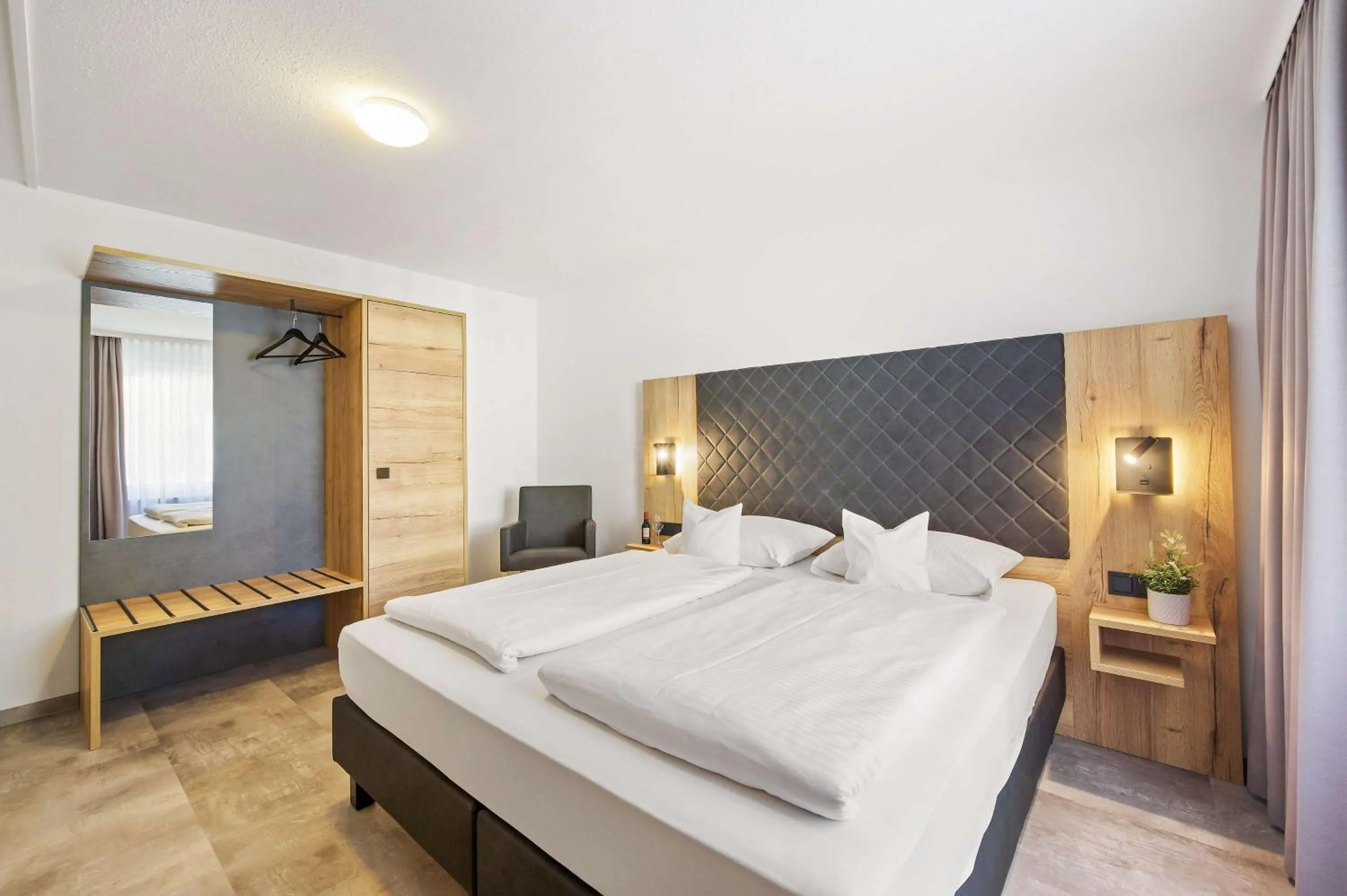 Deluxe Double or Twin Room in Best Western Hotel Favorit