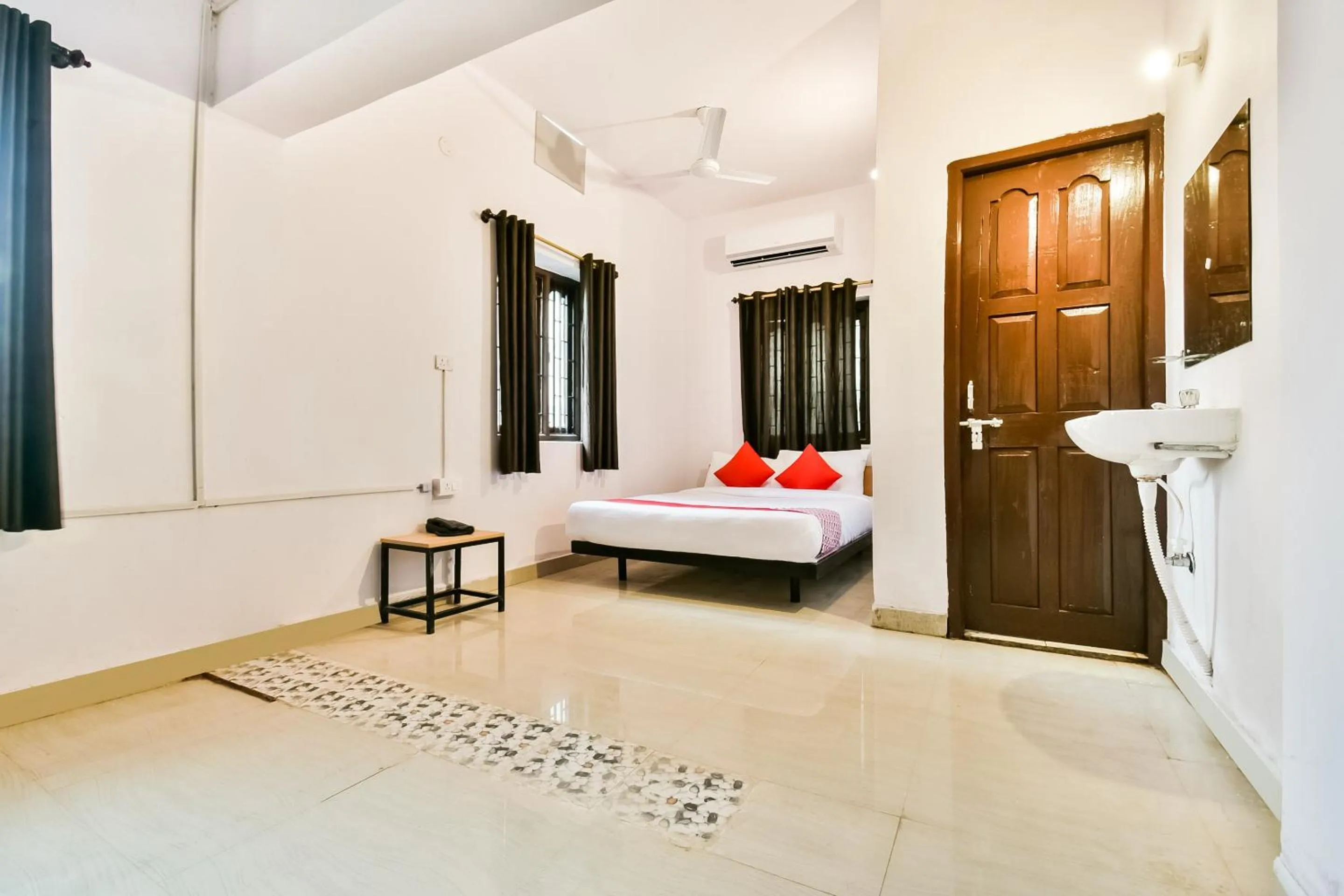 Standard Double Room - single occupancy in Hotel O AG Colony Park Patna Formerly Capital Pearl