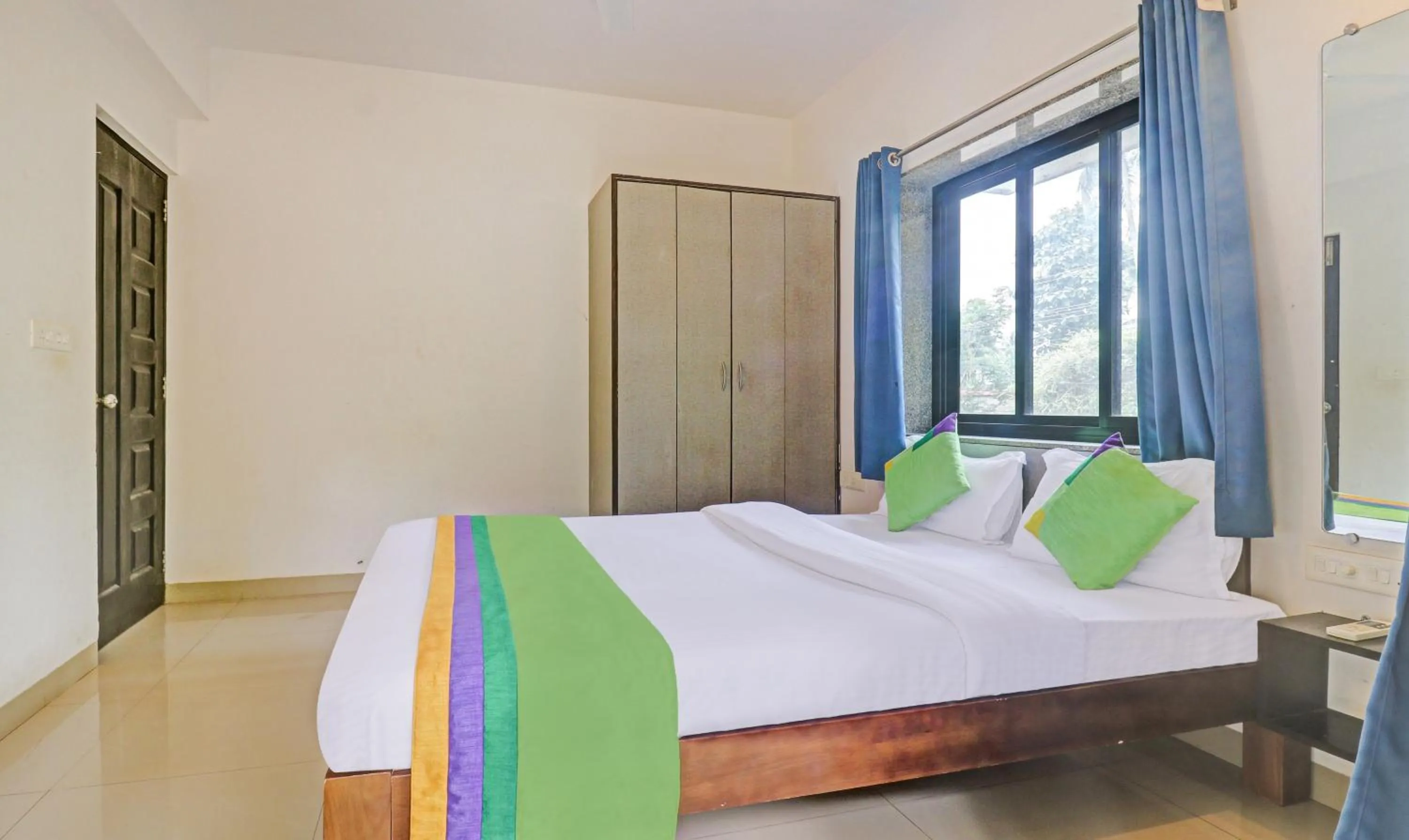 Standard Double Room - single occupancy in Treebo Aquamarine Arpora With Pool