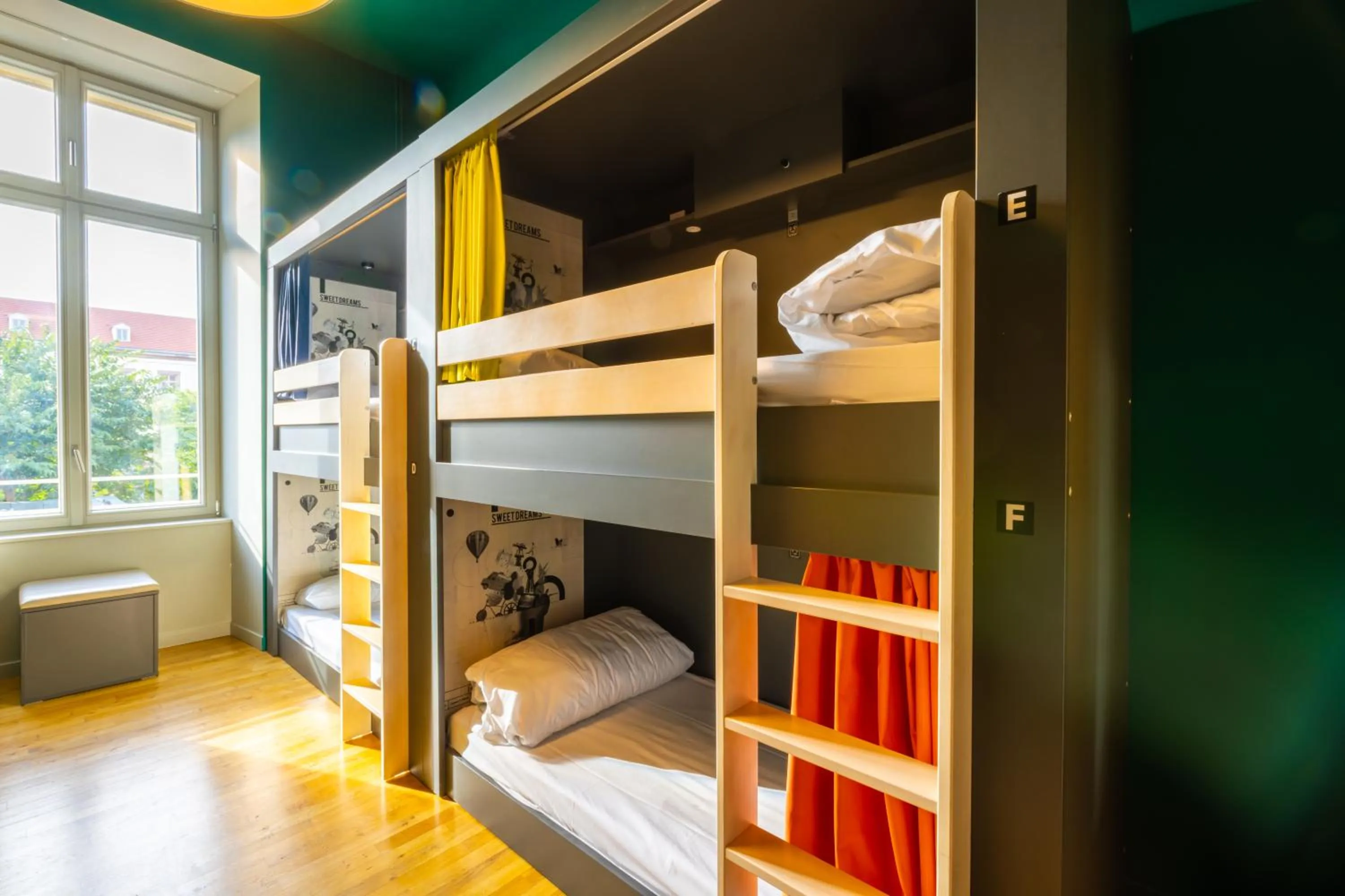 Bed in 8-Bed Mixed Dormitory Room in The People - Strasbourg