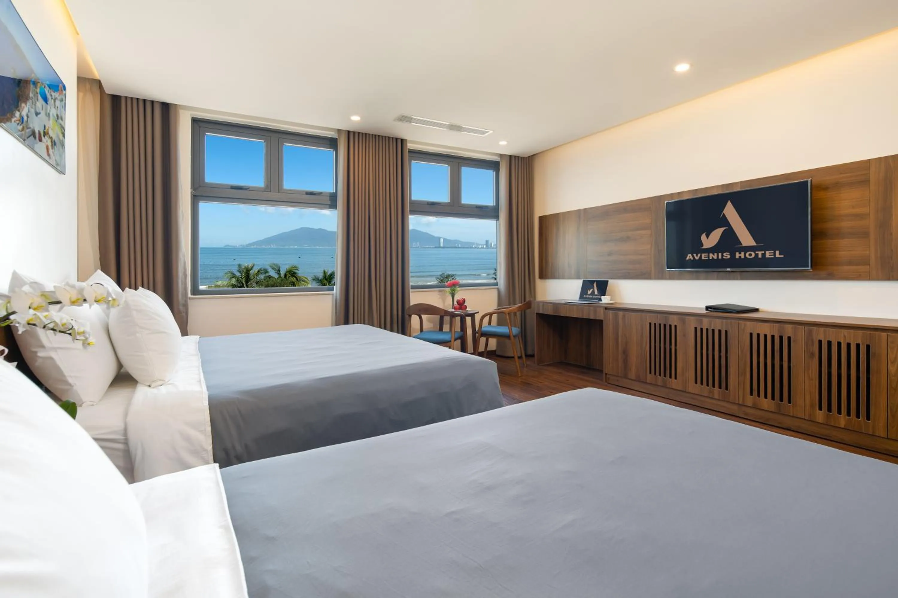 Triple Room with Sea View in Avenis Hotel