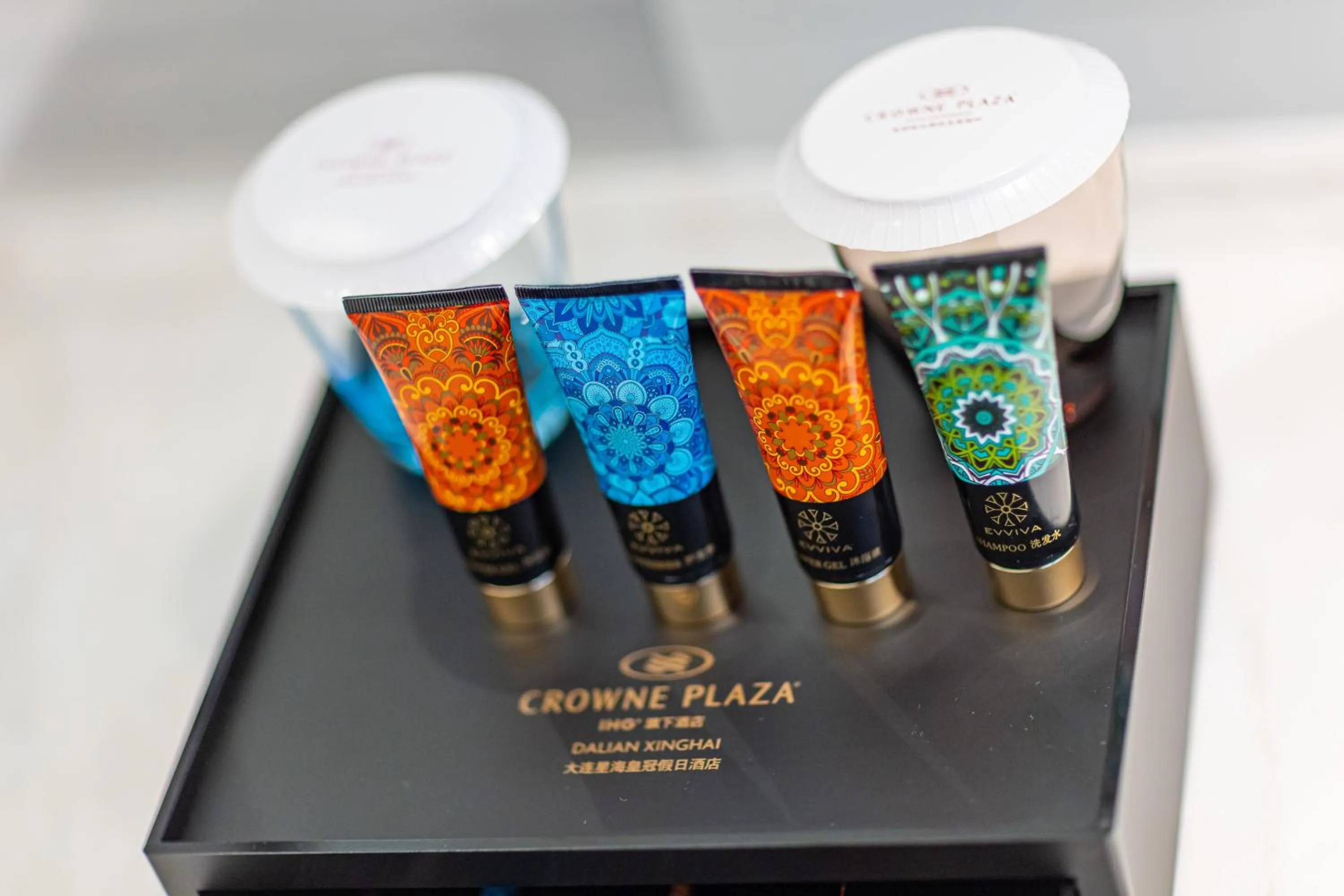 Standard Twin Room with Ocean View - Lounge Access in Crowne Plaza Dalian Xinghai by IHG