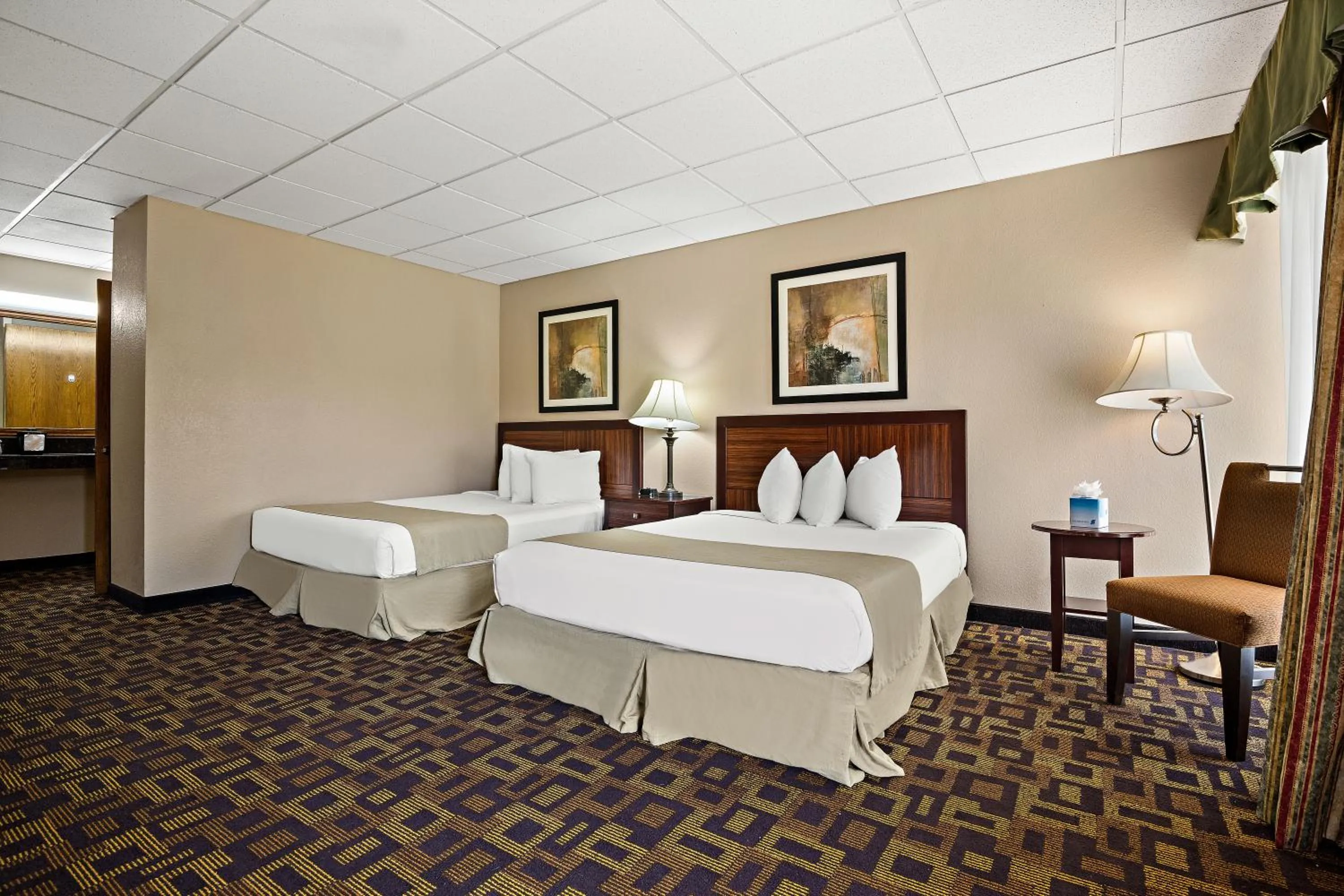 Accessible Queen Room with 2 Queen Beds/Tub - Non Smoking in Rodeway Inn