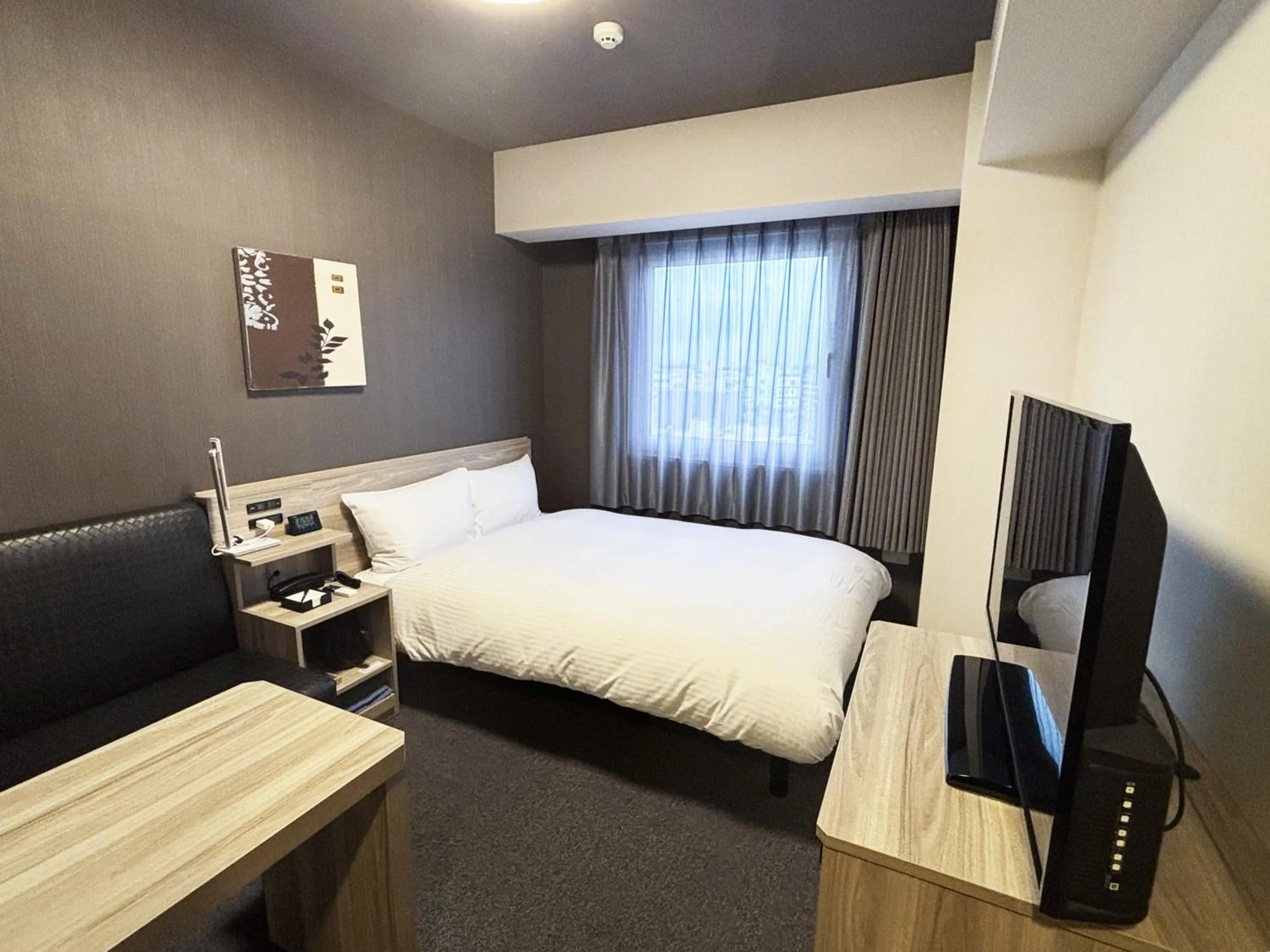 Small Double Room - single occupancy - Smoking in Hotel Route Inn Noda -Kokudo 16 Gouzoi-