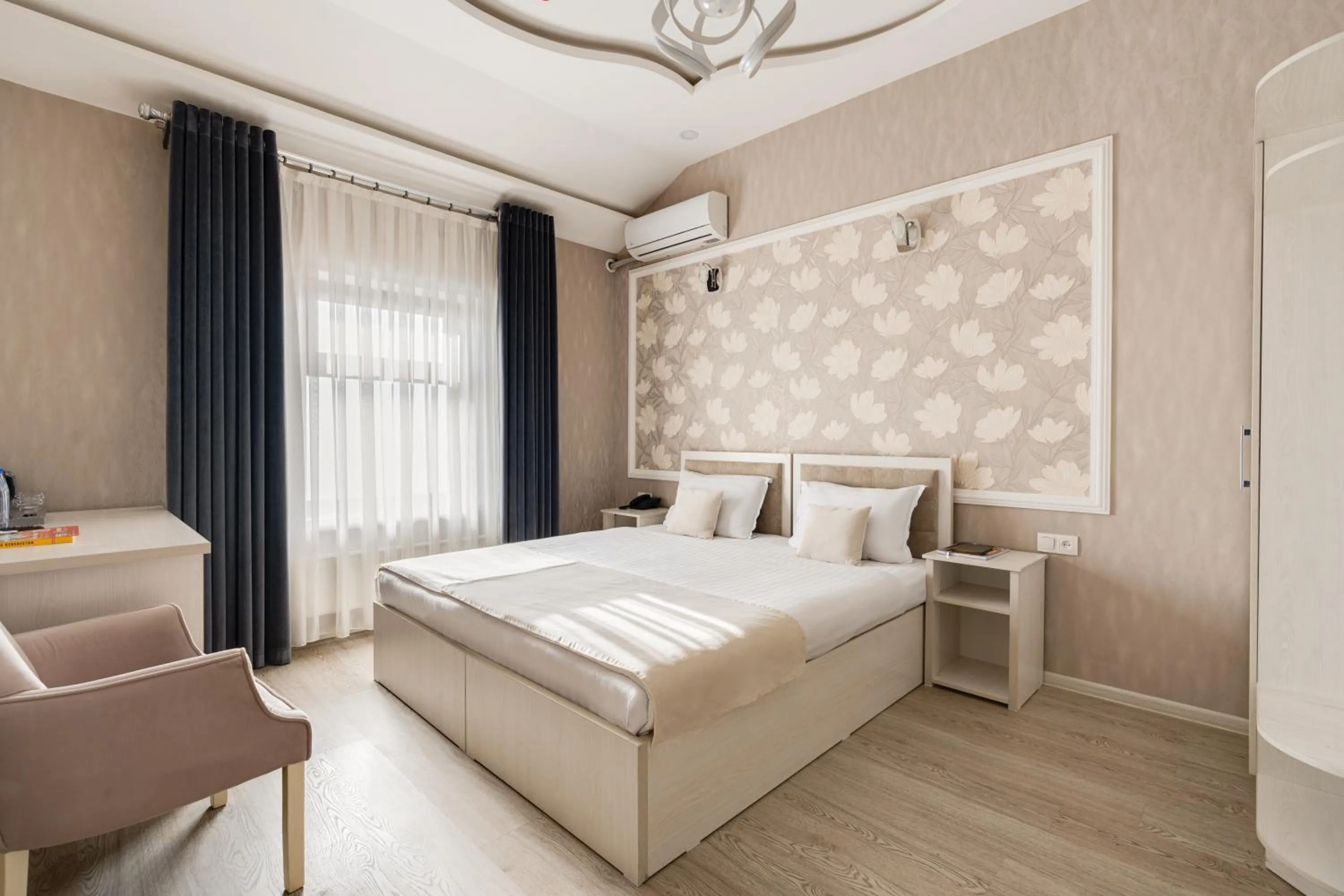 Deluxe Double Room - single occupancy in Shoxjahon Hotel - 600 Mbps Internet