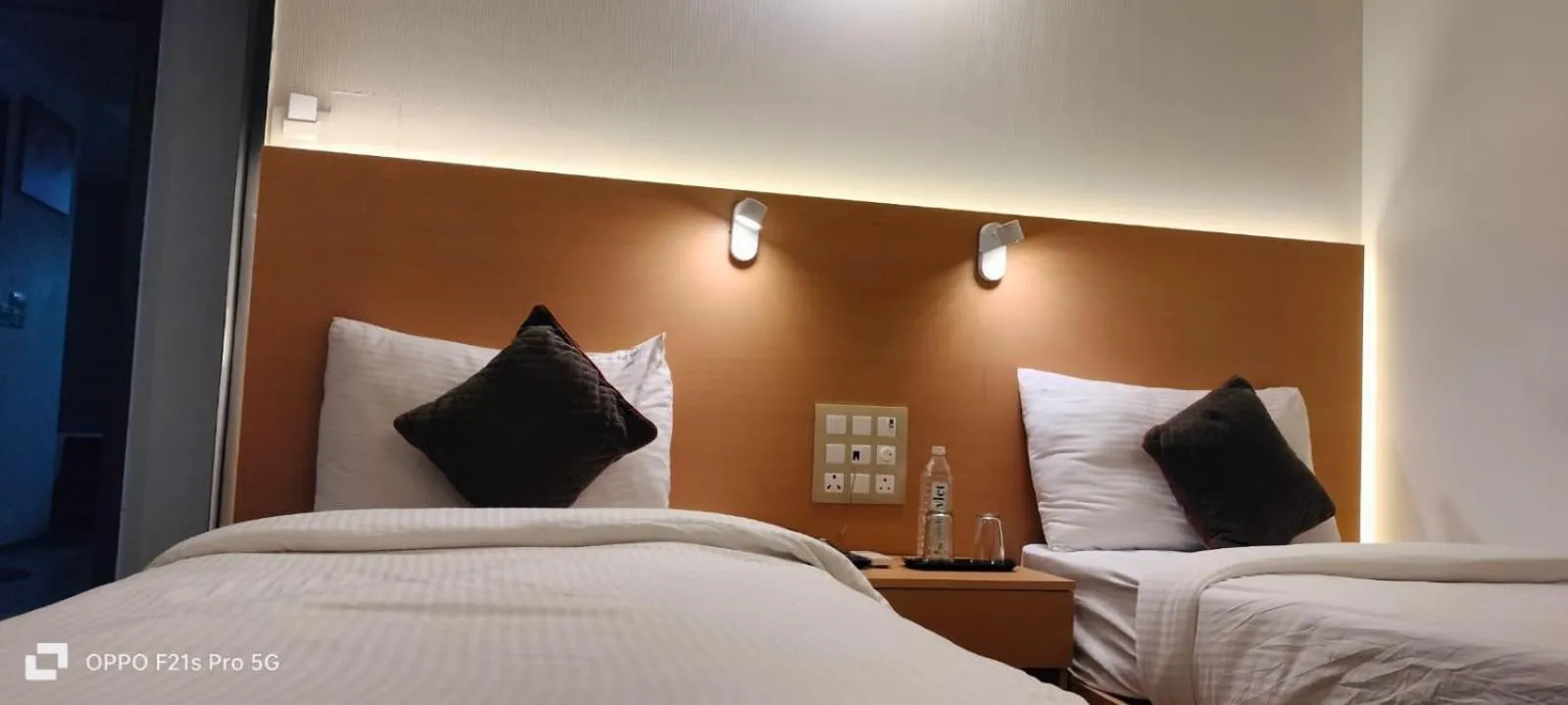 Standard Twin Room in GoldenKeys Inn